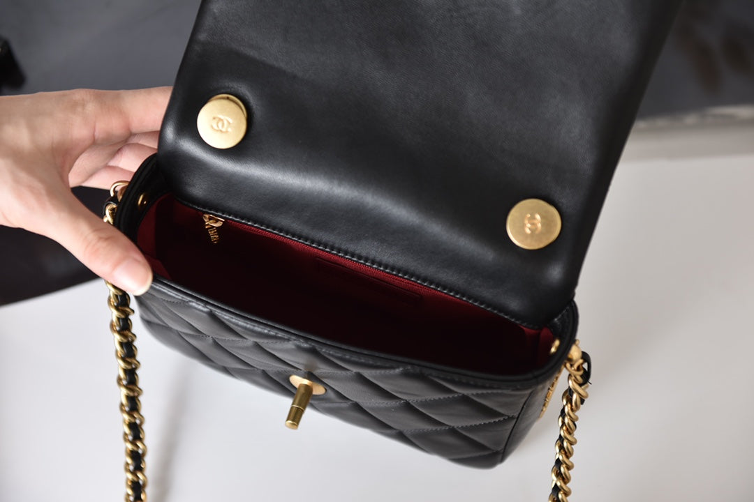 [TOP] CHANEL Flap Bag Side Logo w Chain Mini  - Black