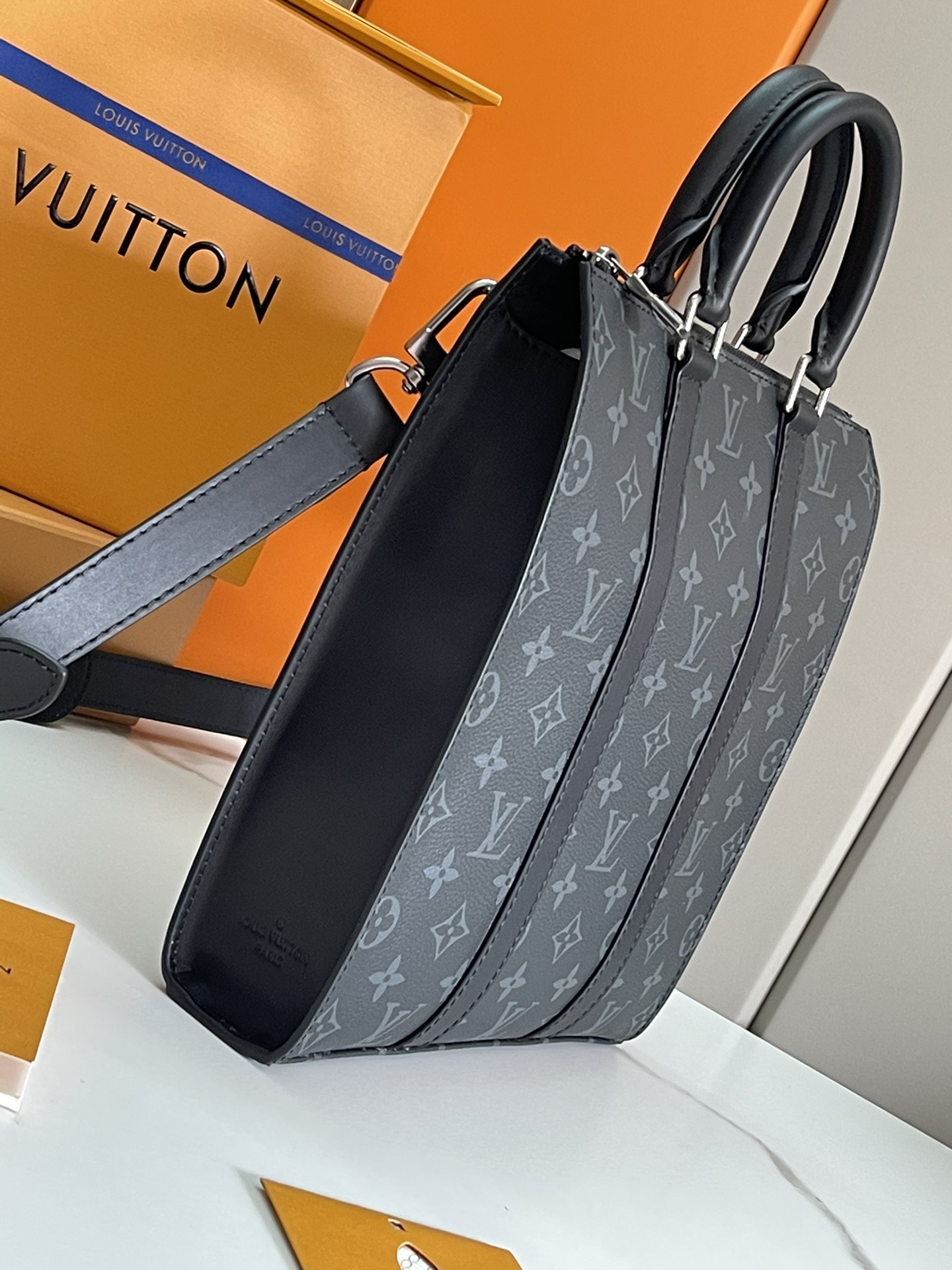 [TOP] Louis Vuitton LV Sac Plat Monogram Eclipse Reverse 26x28.5x6CM-Black