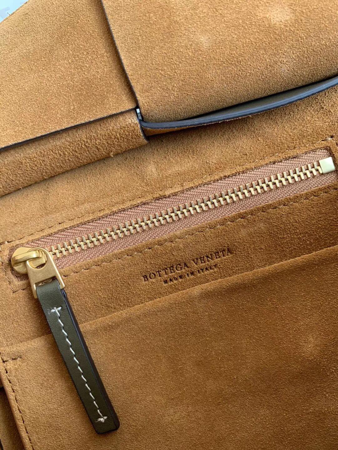 [TOP] Bottega Veneta BV Mini Arco 29 Leather Bag - Camping