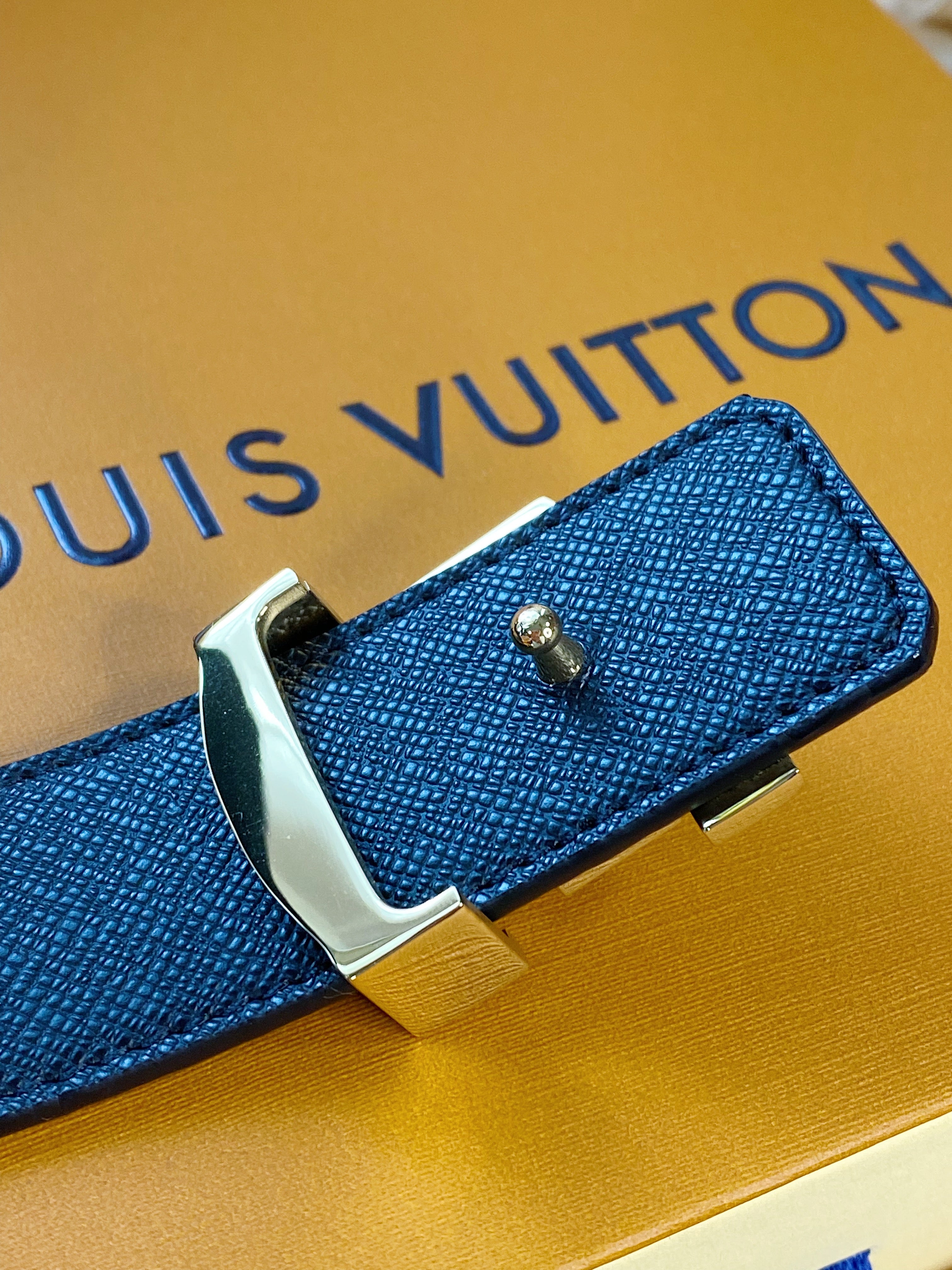[TOP] Louis Vuitton LV LV Monogram Reversible Thin Belt Metal Logo - Gold