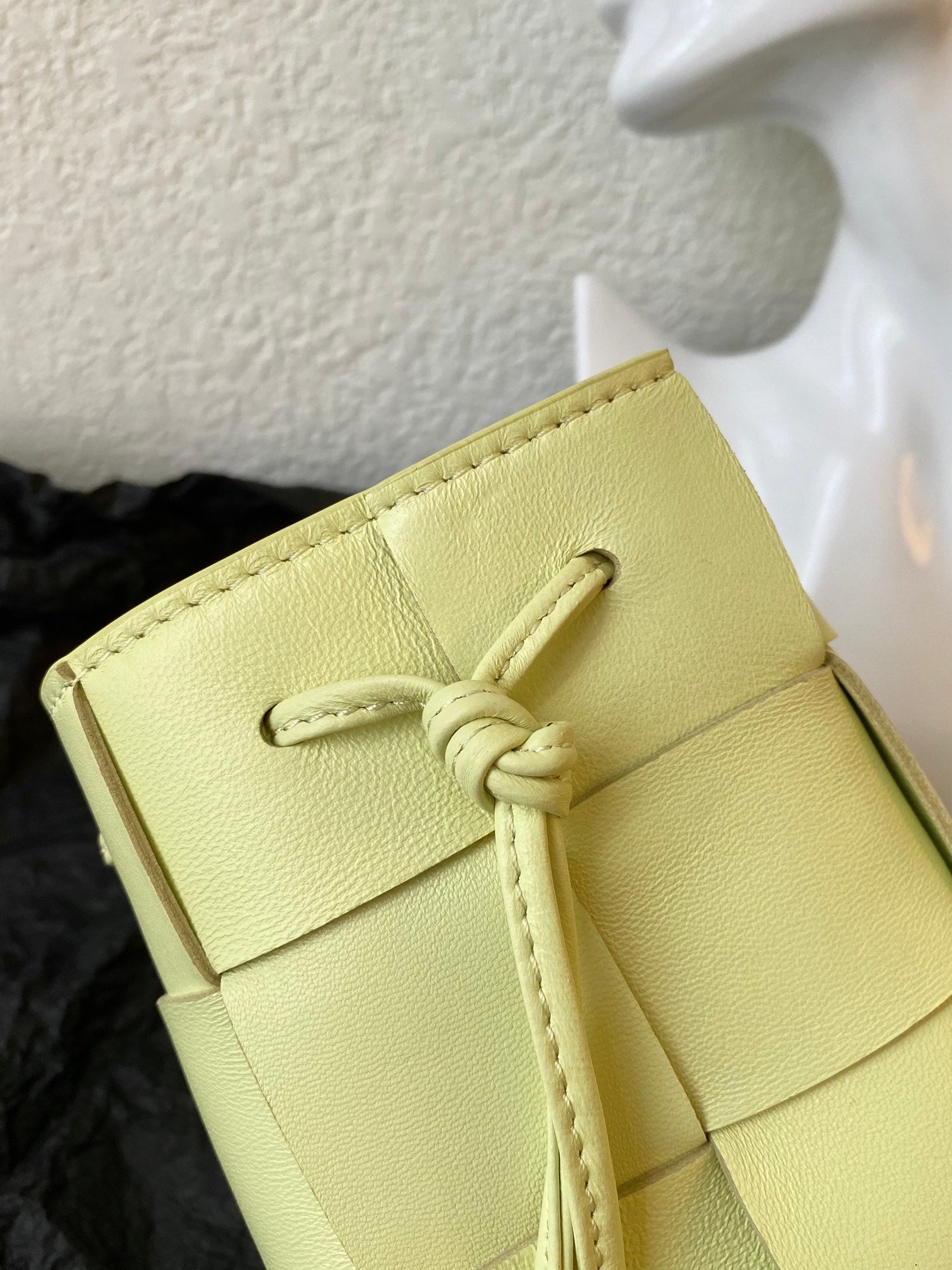 [TOP] Bottega Veneta BV Intrecciato Mini Leather Bucket Bag - Lemon Yellow