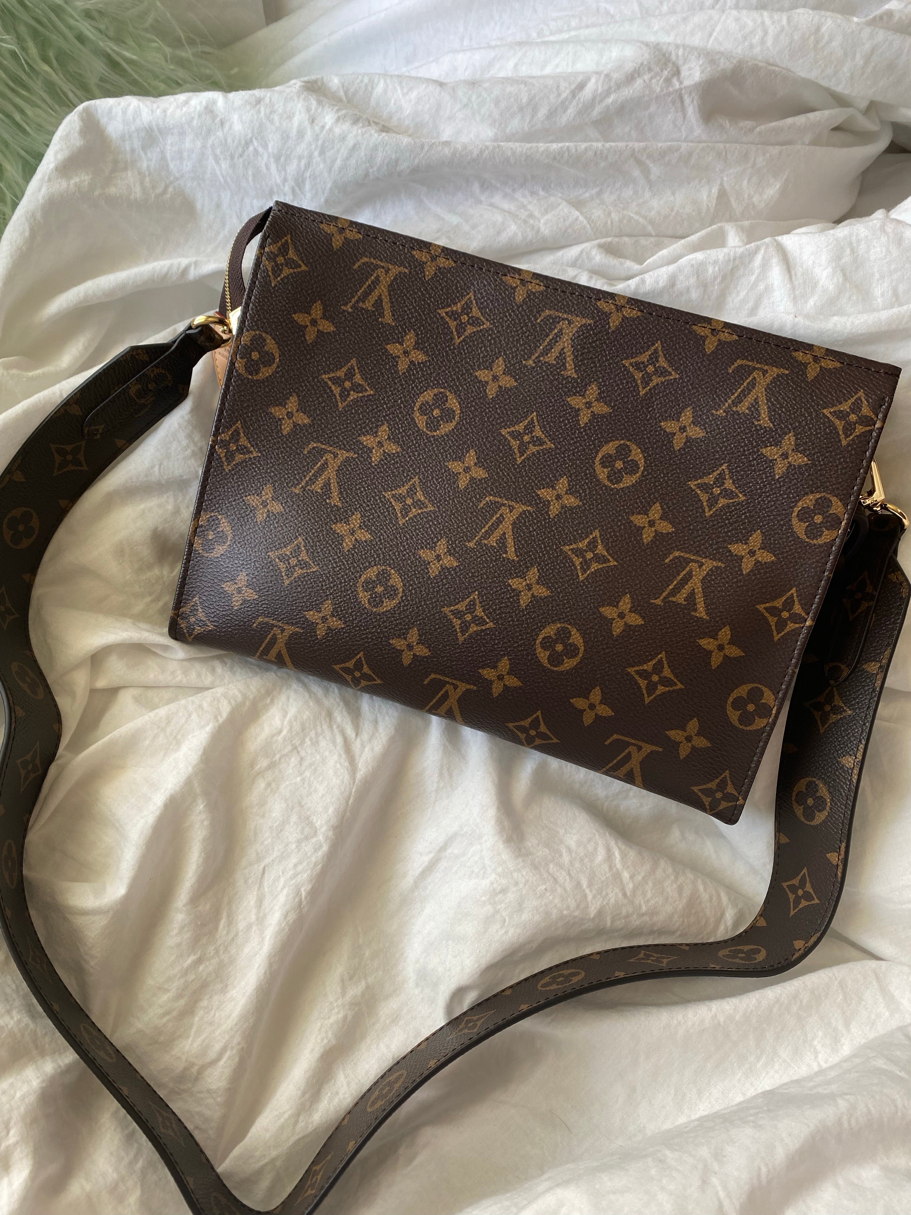 [TOP] Louis Vuitton LV  Toilery Pouch With Chain and Shoulder Strap 26cm -Brown