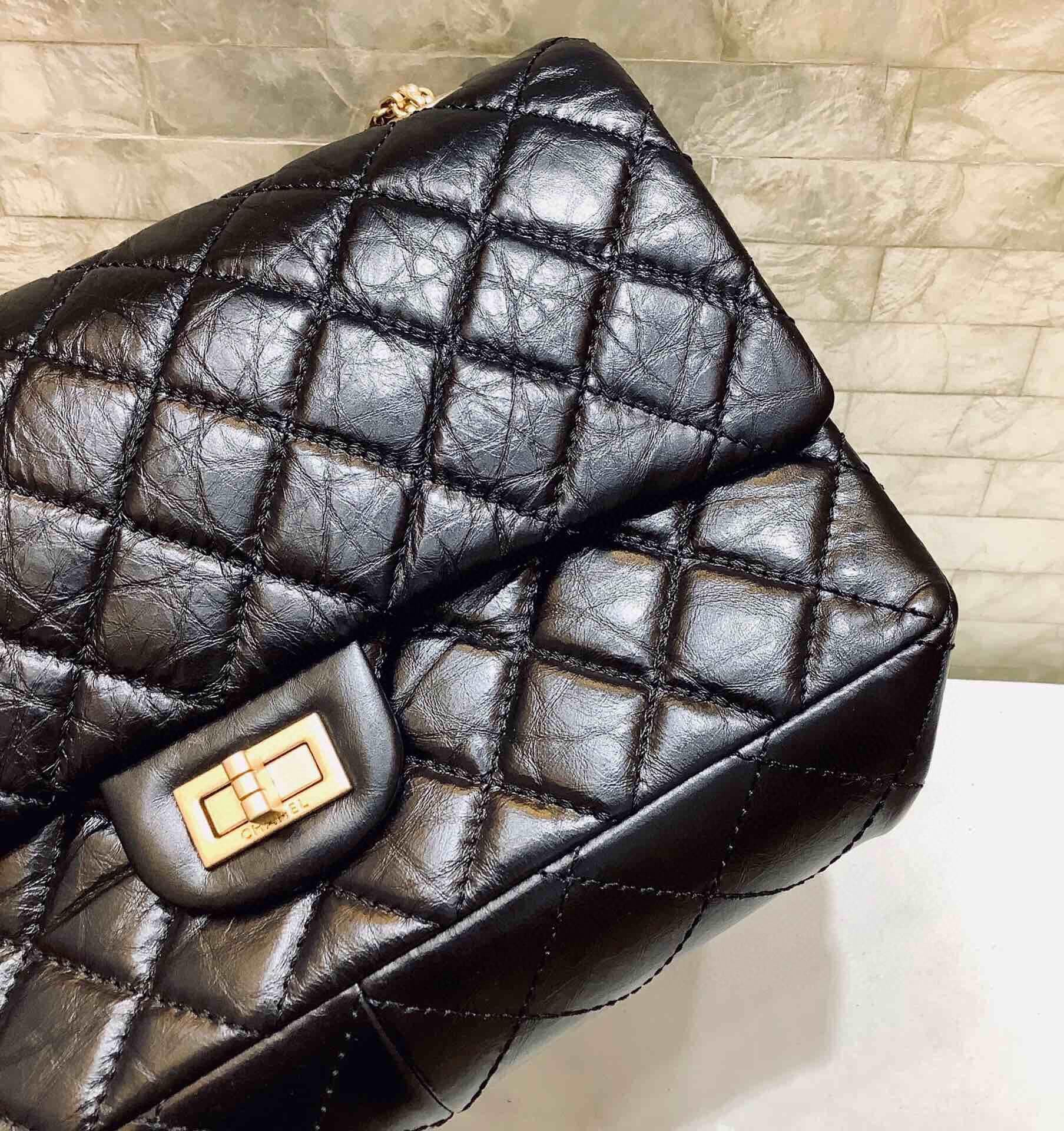 [TOP] CHANEL 2.55 Reissue Flap Bag Medium 24cm - Black & GHW