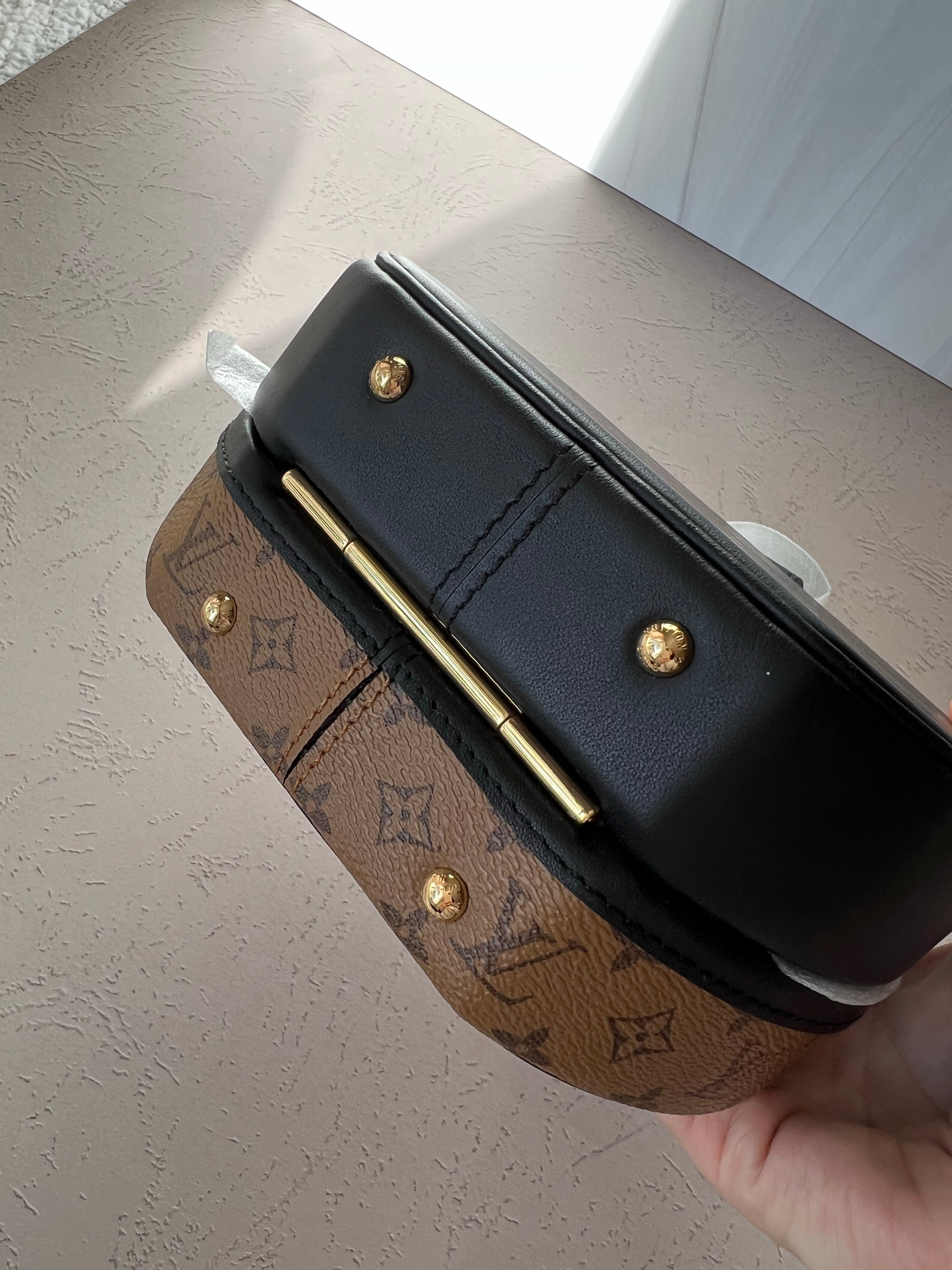 [TOP] Louis Vuitton LV Reverse Monogram Petit Boite Chapeau 22 ×8×20CM- Black