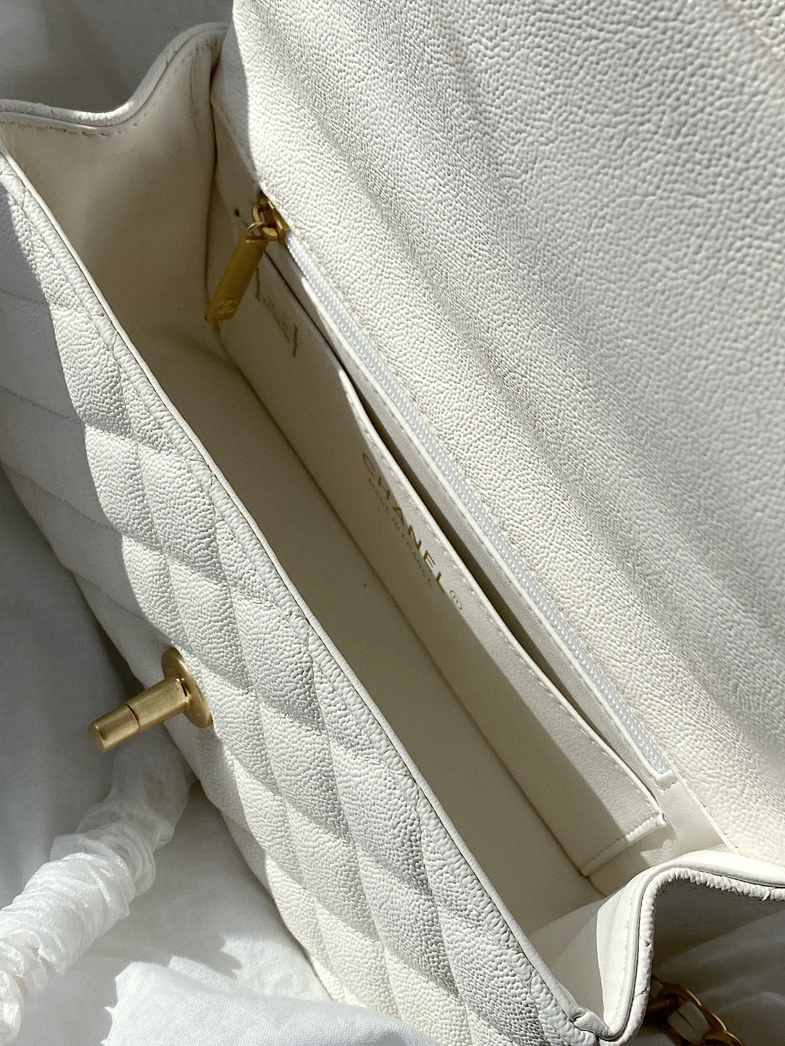 [TOP] CHANEL Classic Flap Bag with Top Handle Caviar Skin New Mini 20cm - White & GHW