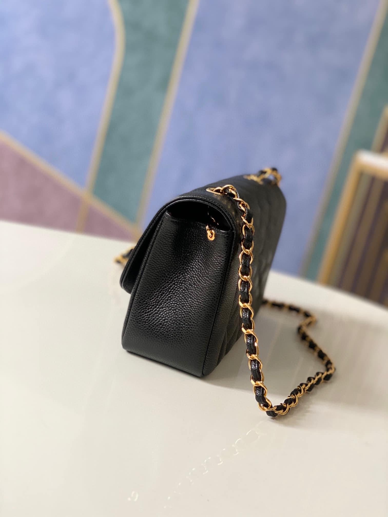 [TOP] CHANEL Diana Small Flap Bag - Black & GHW