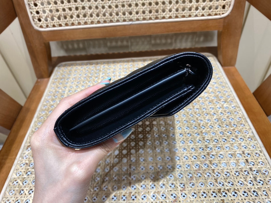 [TOP] Yves Saint Laurent YSL Woc Matelasse Medium Bag - Black SHW