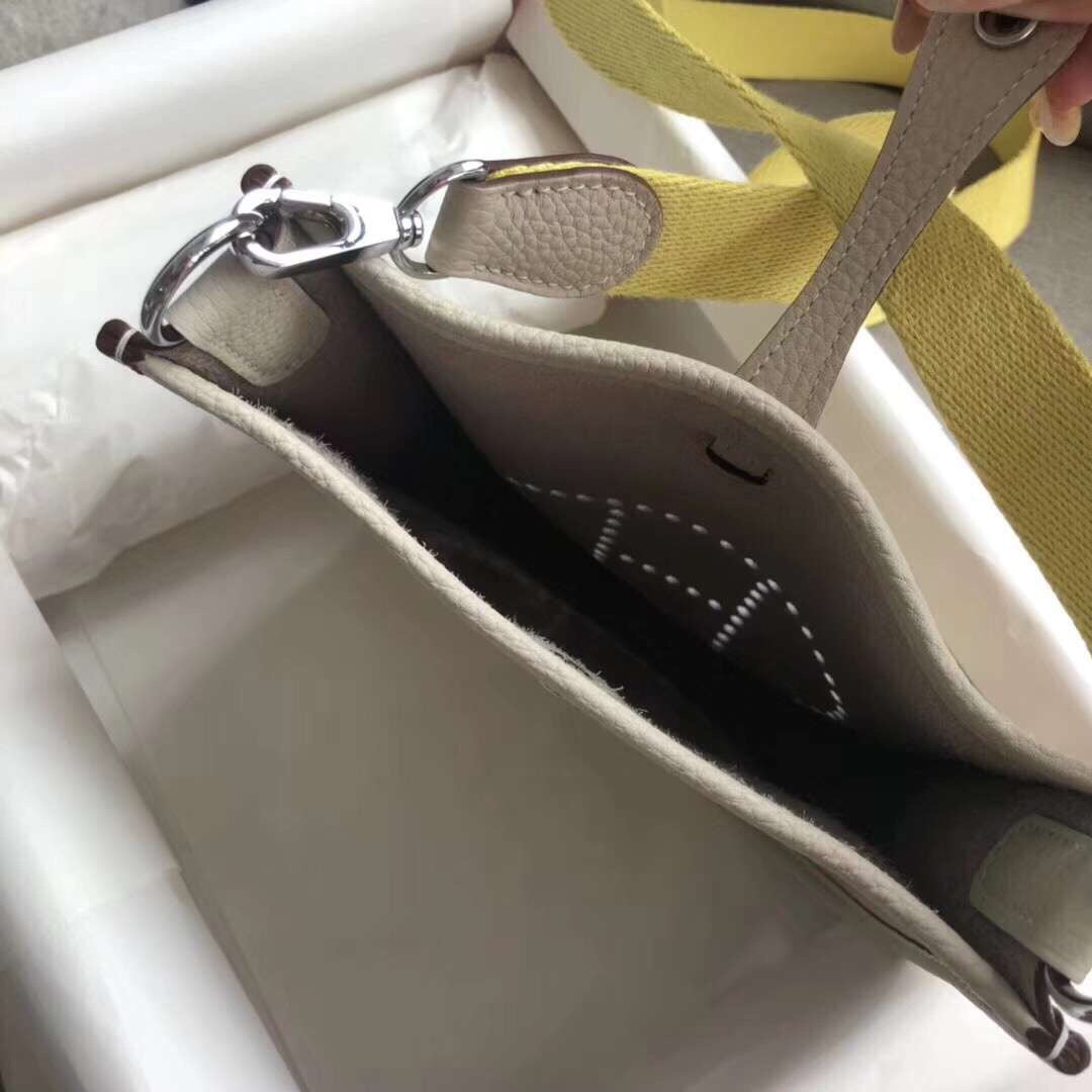 [TOP] HERMES Evelyn Bag 16cm - Nata