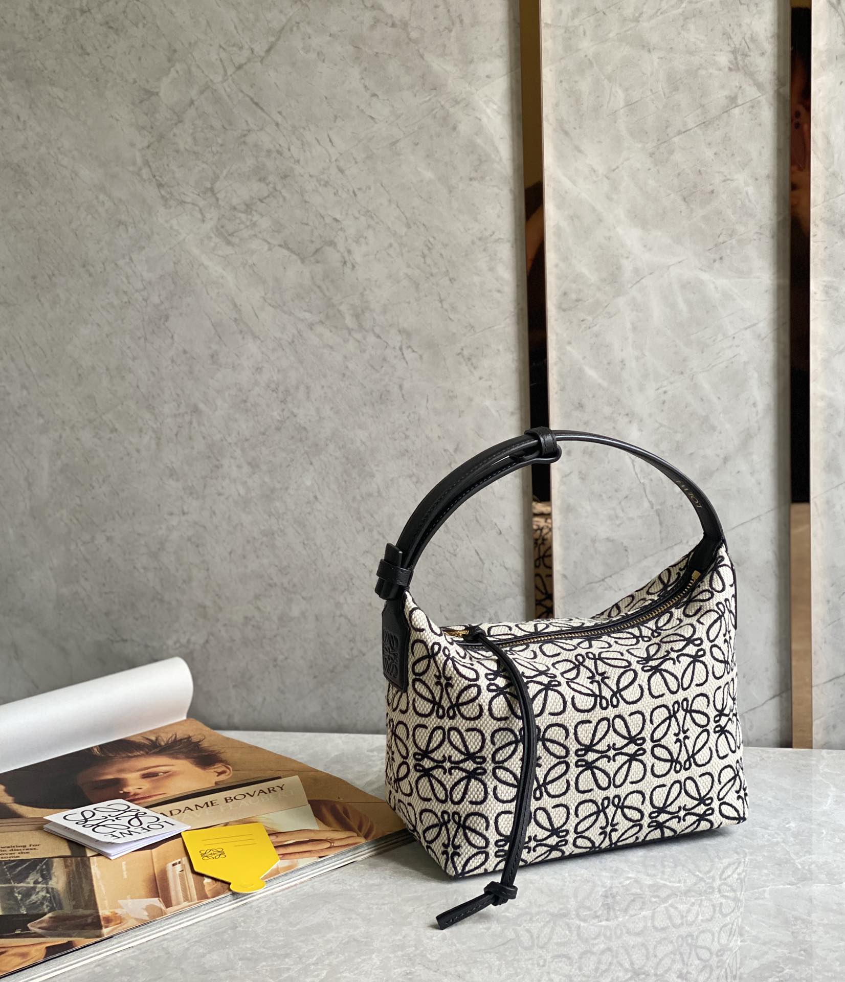 [TOP] LOEWE Cubi Bag Anagram 21*12*17cm/25*21*16.5cm - Black White