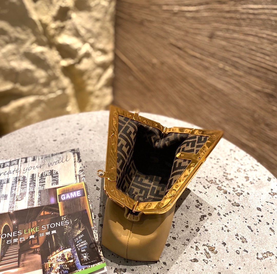 [TOP] FENDI  First Small Bag - Light Brown