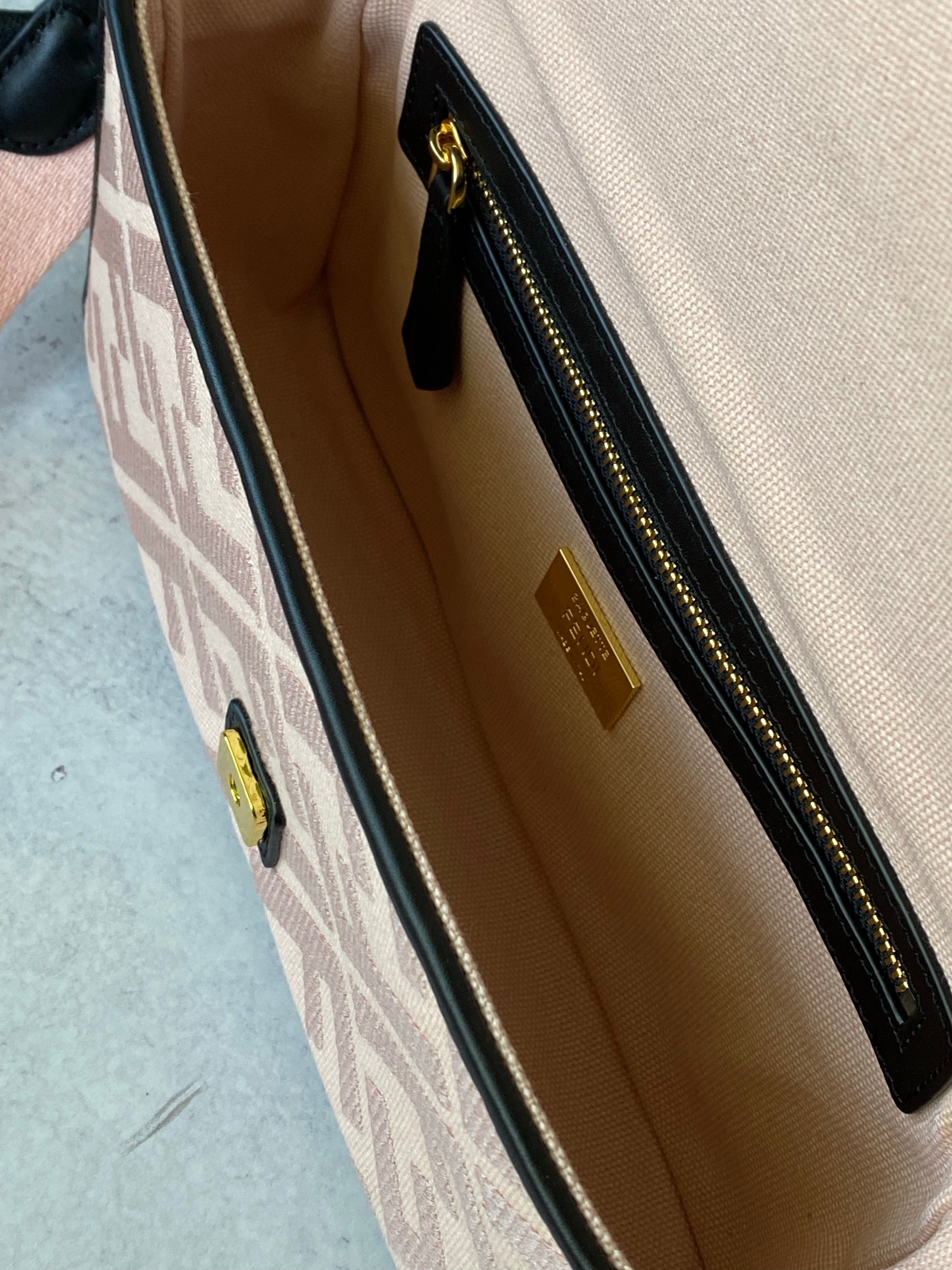 [TOP] FENDI FENDI Baguette Canvas Bag - Pink