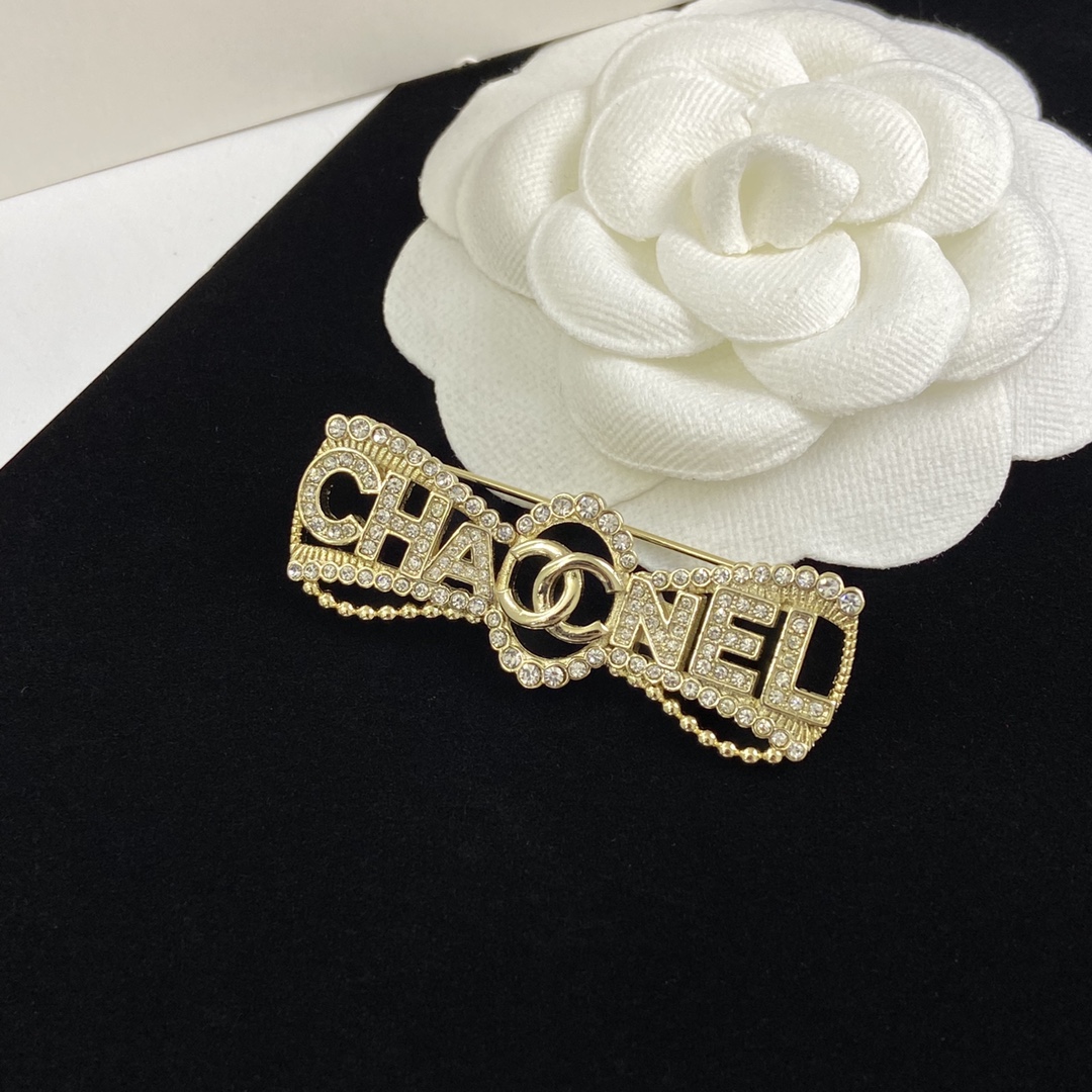 [TOP] CHANEL Brooch Collections