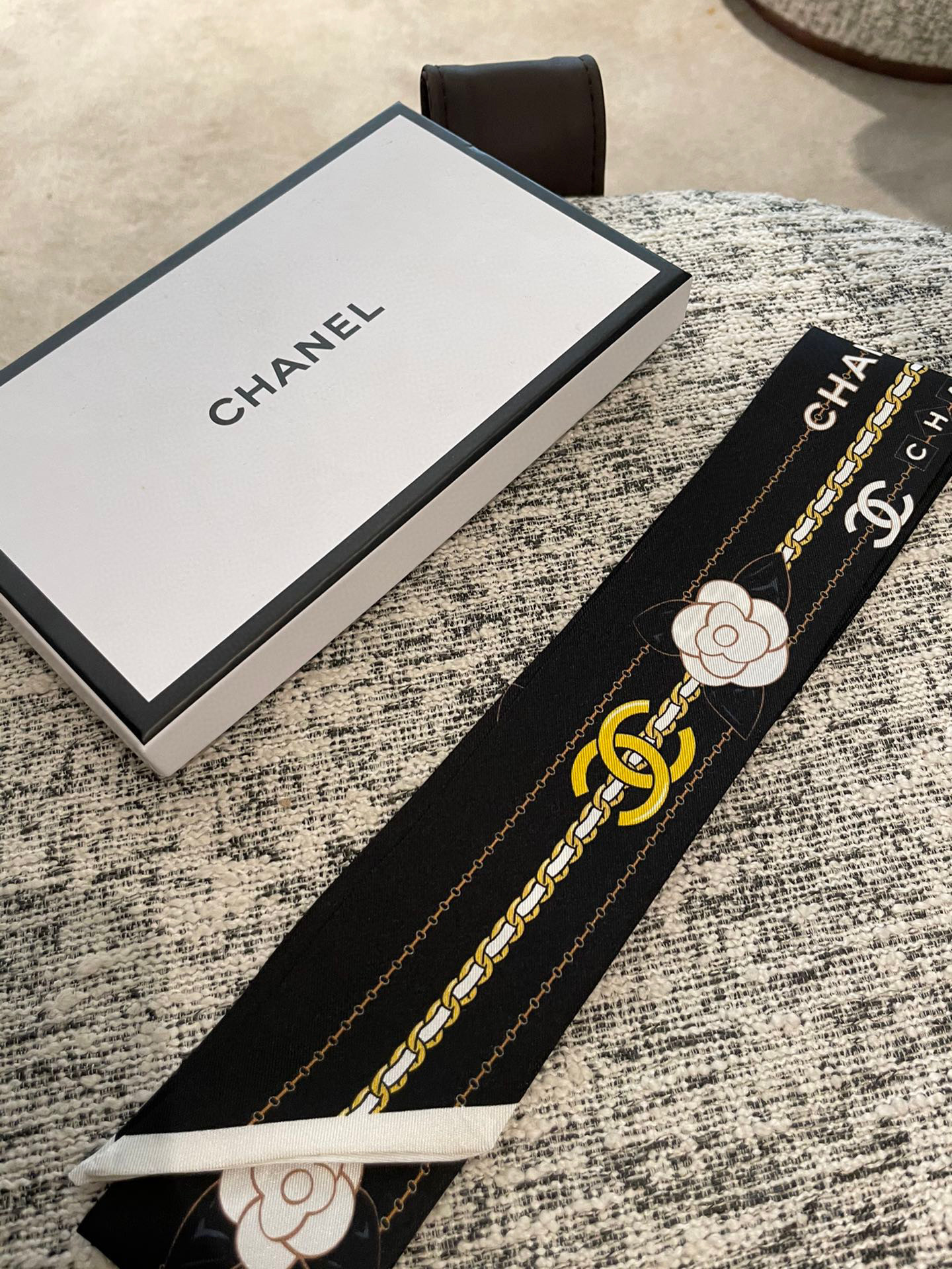 [TOP] CHANEL Slim Bandeau 120 × 6 cm – Four Colours