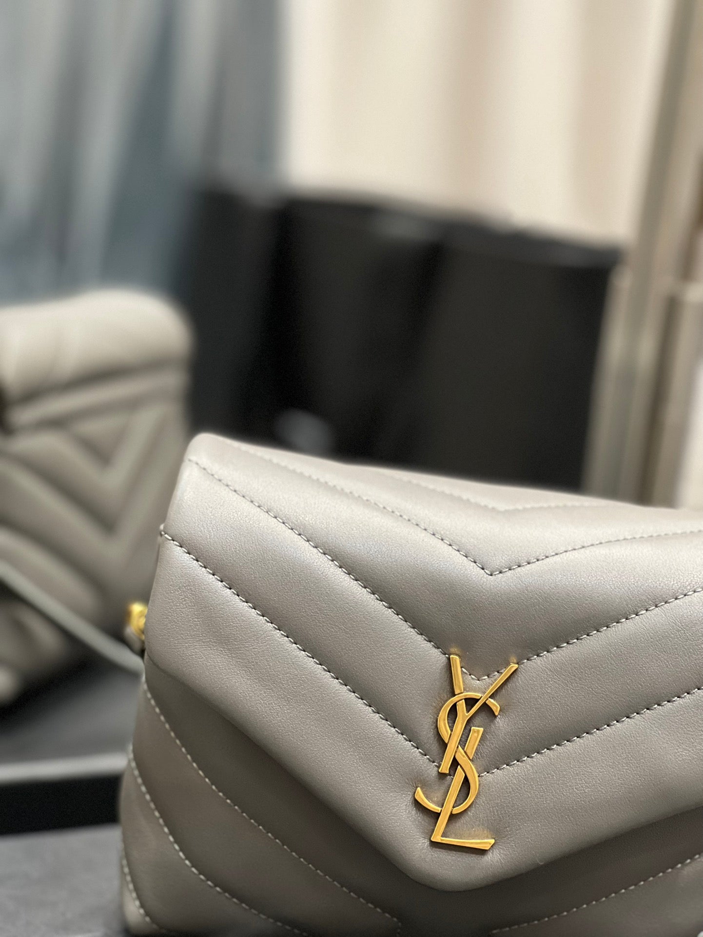 [TOP] Yves Saint Laurent YSL Loulou Toy Bag 20cm - Grey