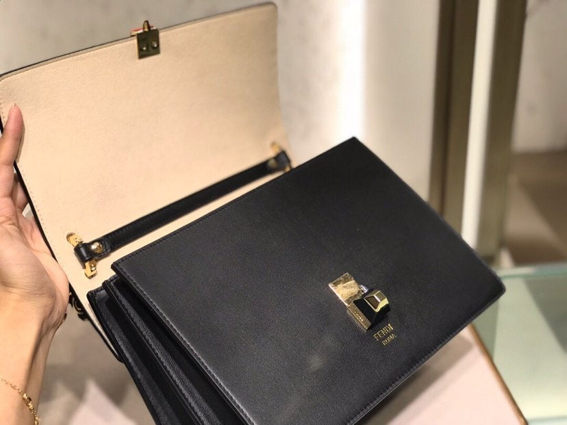 [TOP] FENDI Kan Medium Top Handle Bag