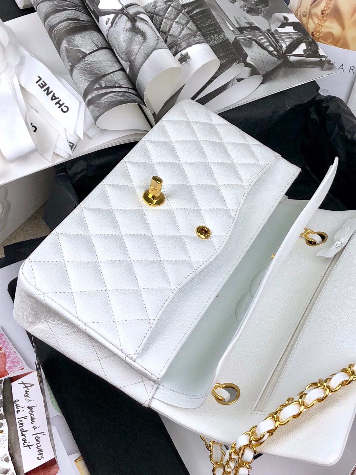 [TOP] CHANEL Classic Flap Bag Caviar Medium 25.5cm – White & GHW