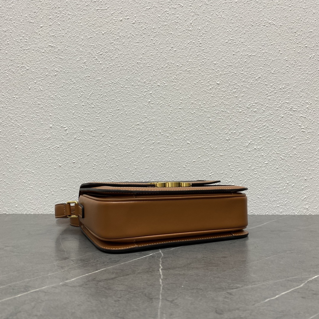 [TOP] CELINE Triomphe Shoulder Bag 22-16-6