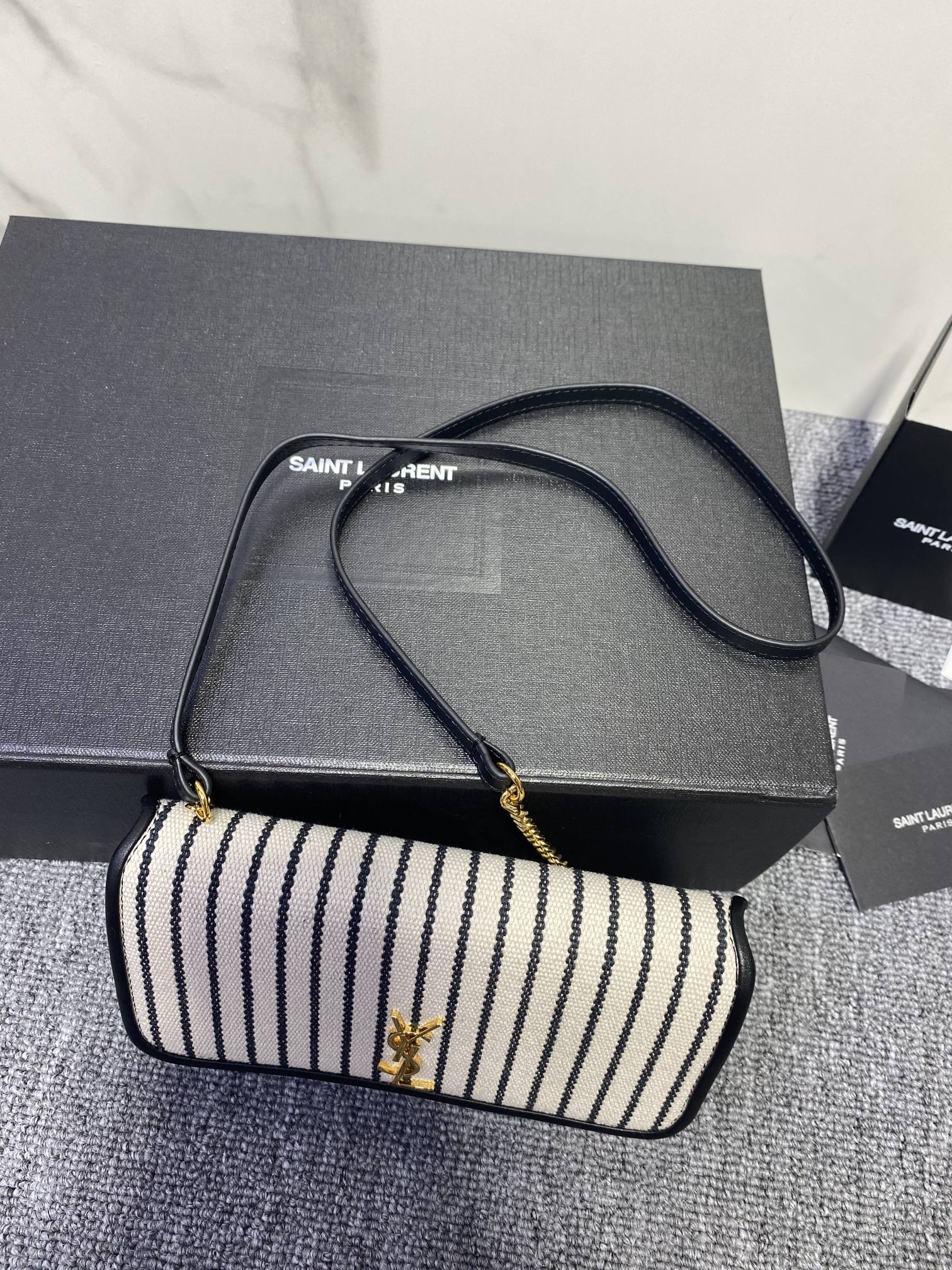 [TOP] Yves Saint Laurent YSL Striped Phone Case Bag - Black and Ivory