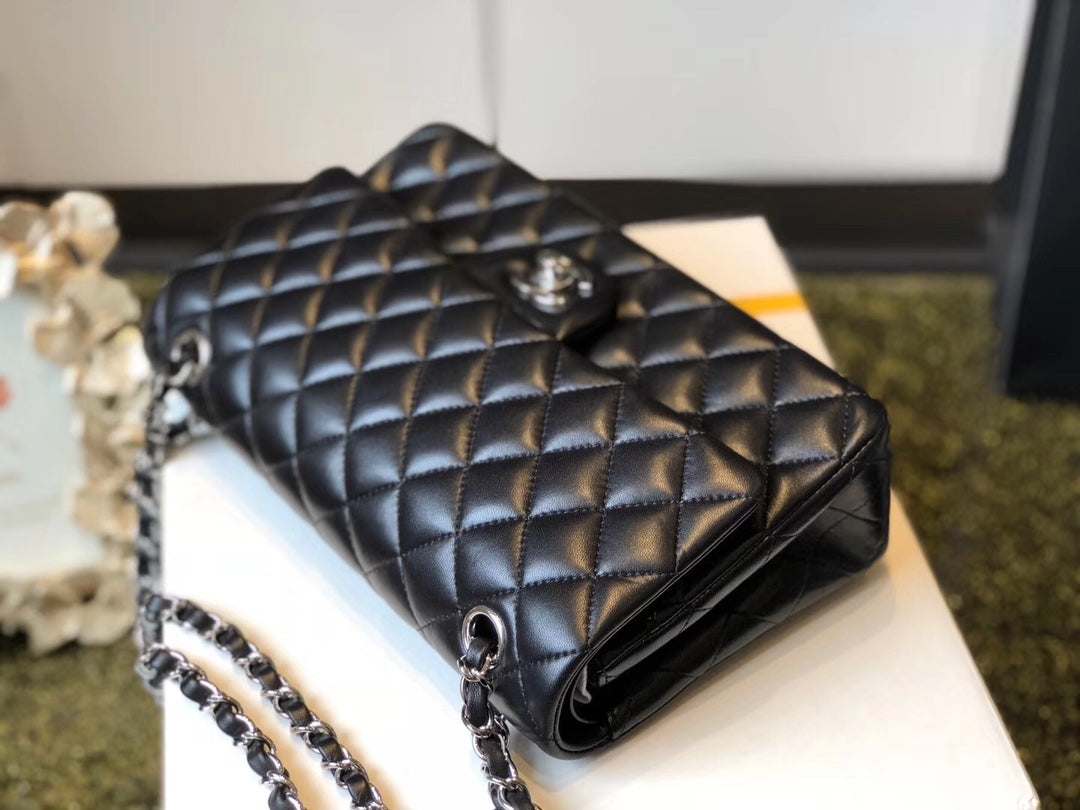 [TOP] CHANEL Classic Flap Bag Lambskin Medium 25.5cm – Black w SHW
