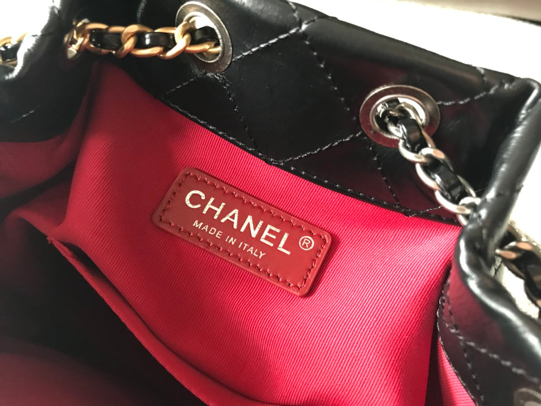 [TOP] CHANEL Gabrielle Quilted Backpack 24*23*11.5 cm - Black