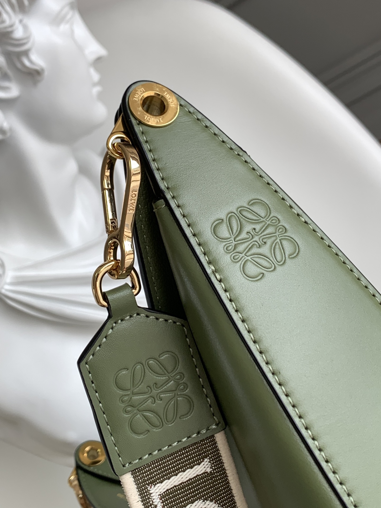 [TOP] LOEWE Calfskin Luna Bag 34*9*30cm - Green