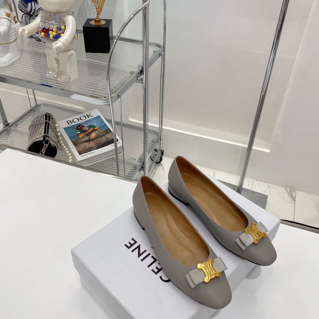 [TOP] CELINE Cowhide Flat - Gray - Cline