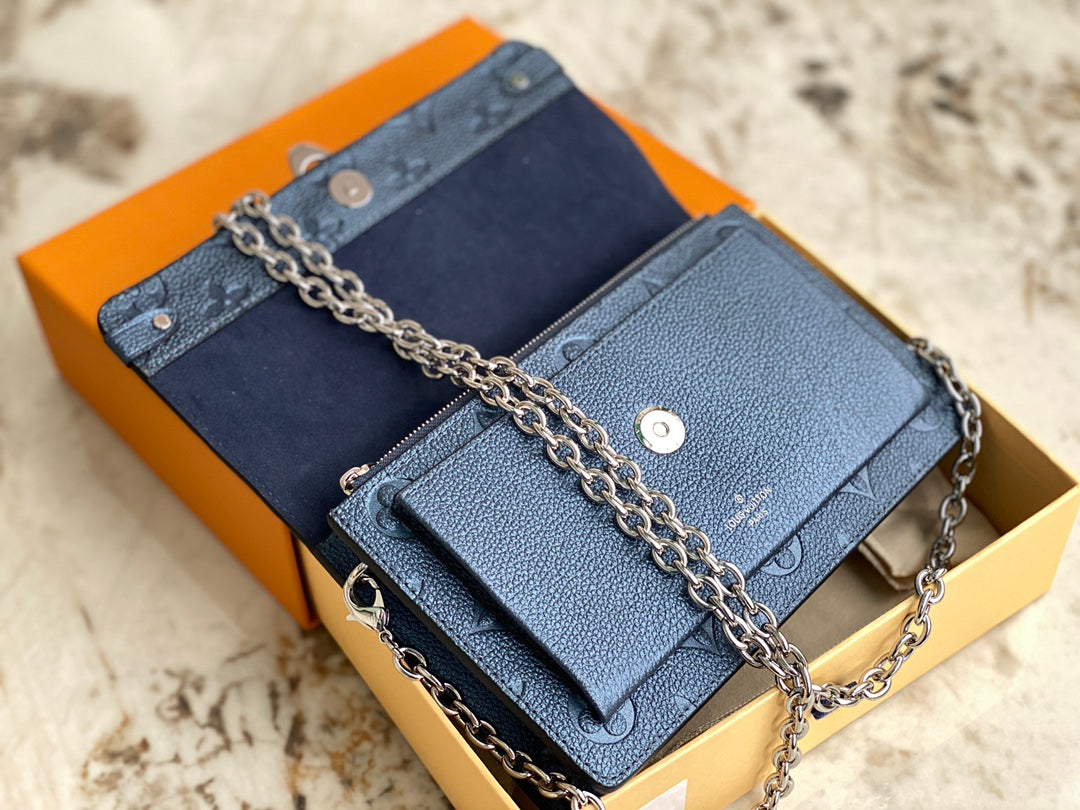 [TOP] Louis Vuitton LV L*V Vavin WOC Empreinte 19 x 12.5 x 4 cm - Pearly Blue