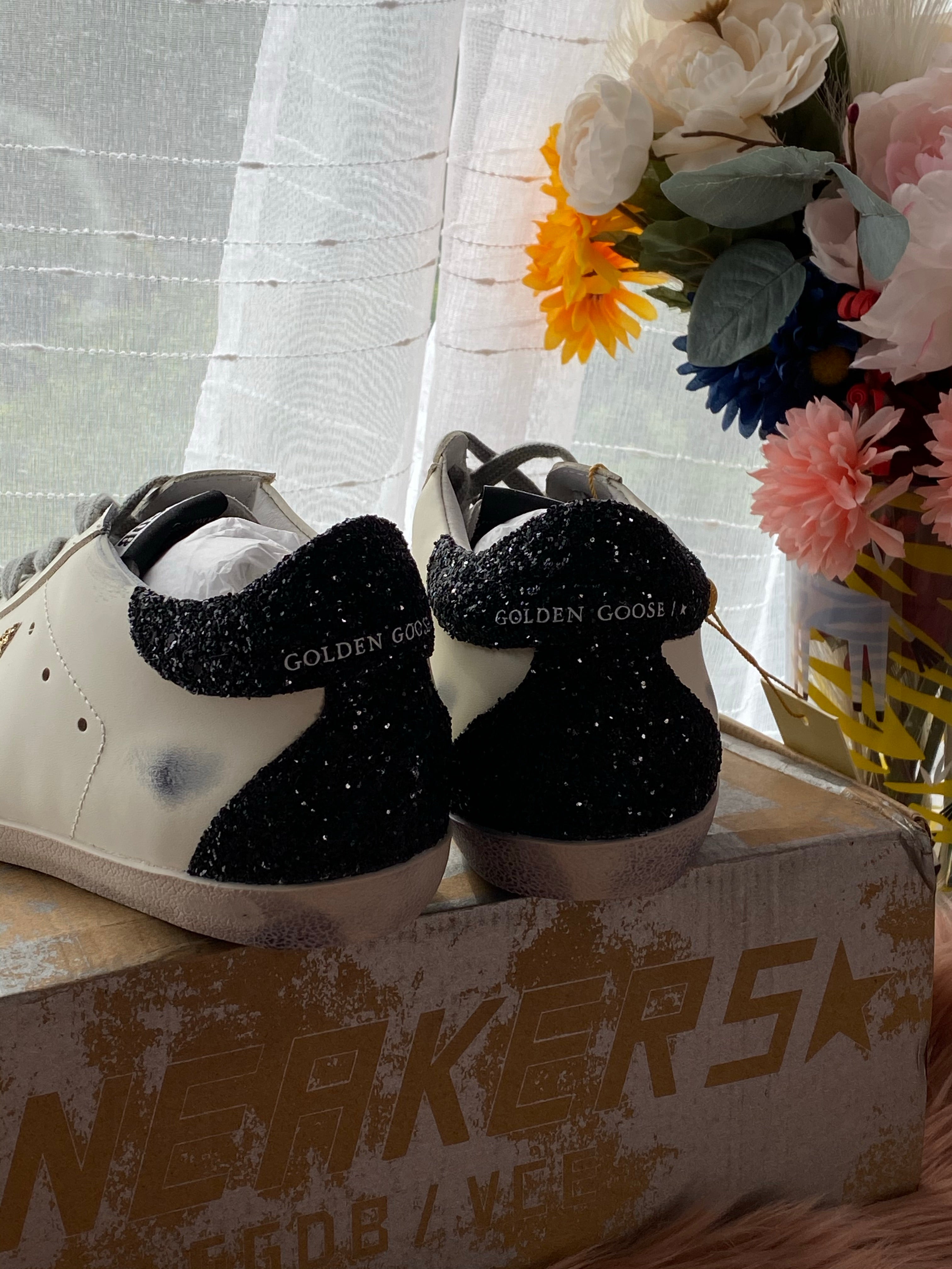 [TOP] GGDB Superstar Sneakers Glittery - Black and Gold Star