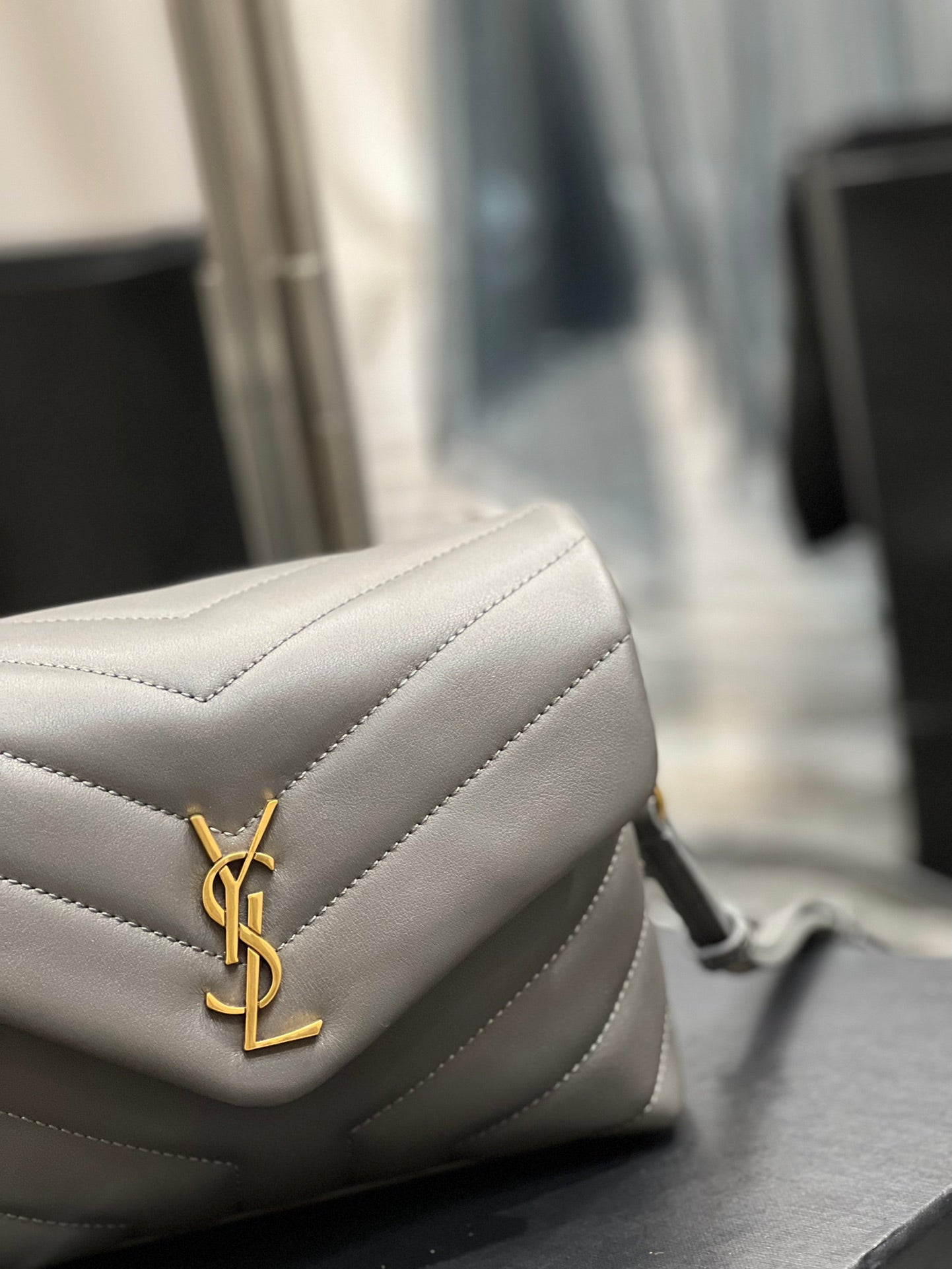 [TOP] Yves Saint Laurent YSL Loulou Toy Bag 20cm - Grey