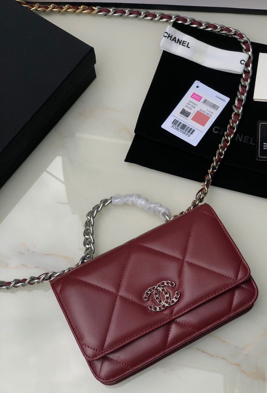 [TOP] CHANEL 19 WOC Bag Quilted - Burgundy & SHW