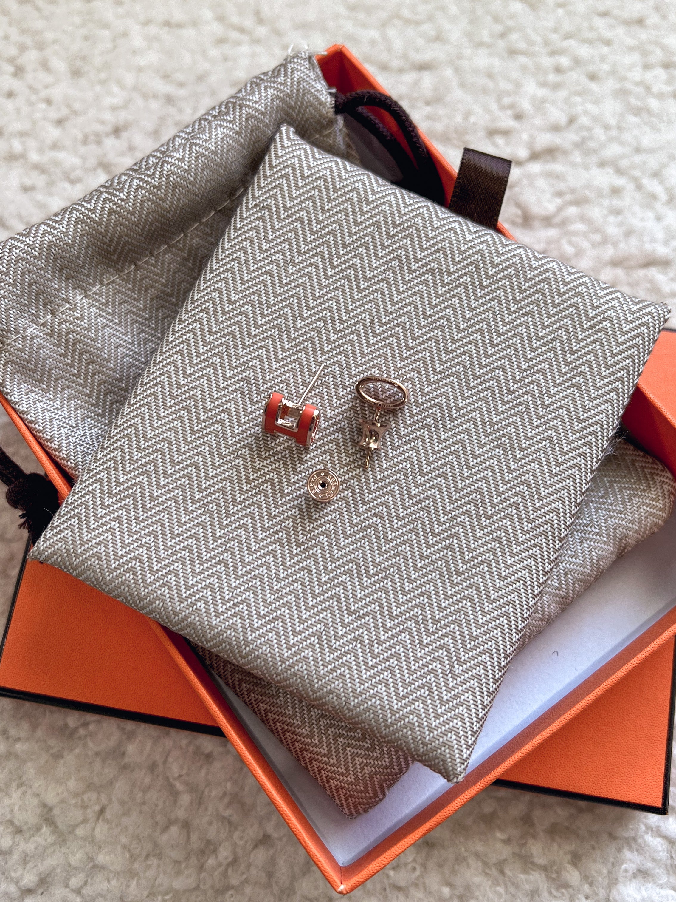 [TOP] HERMES Lacquered Mini Pop Stud Earrings - Orange