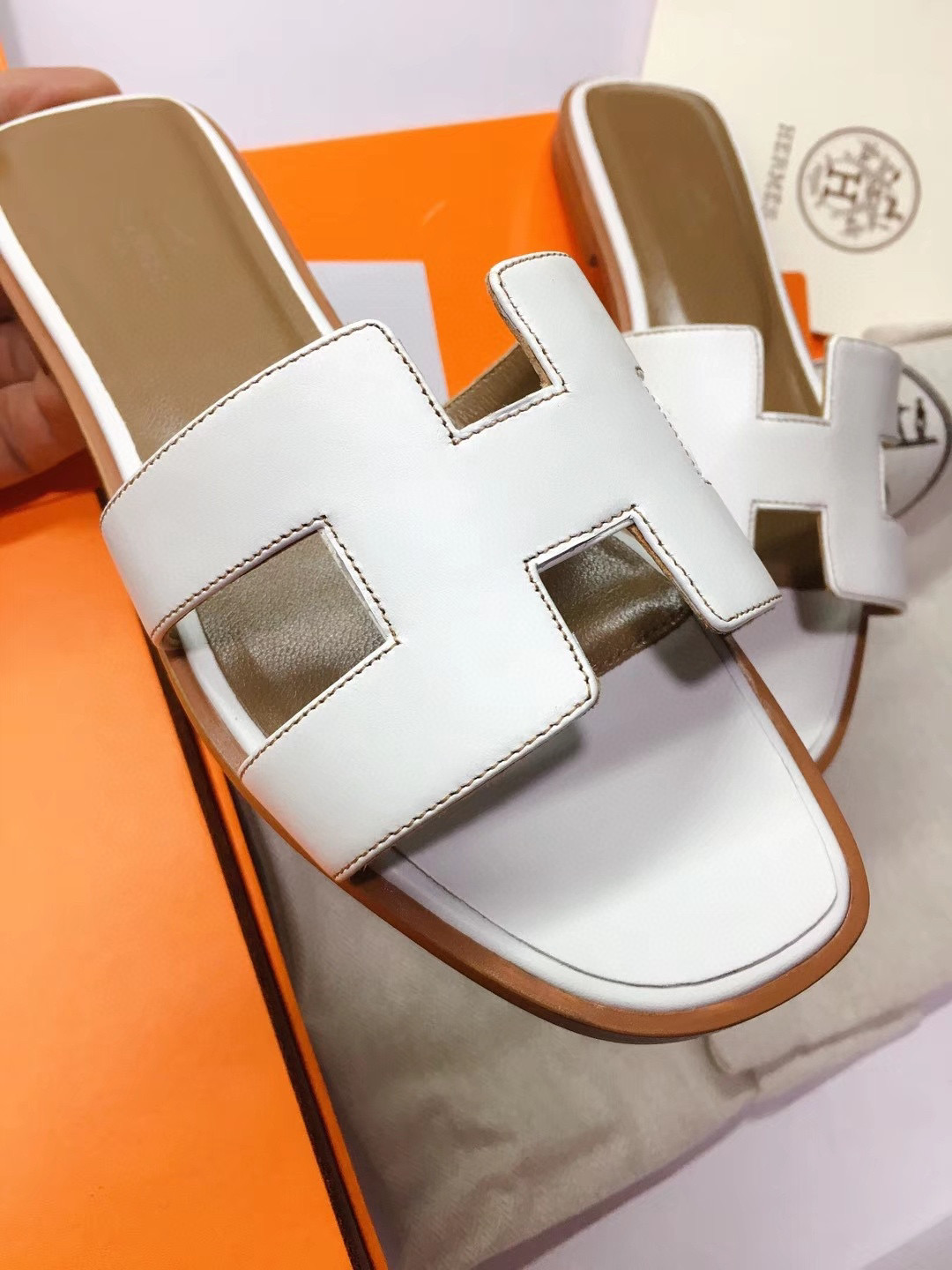 [TOP] HERMES Oran Smooth Leather Slides - Black/White/Brown