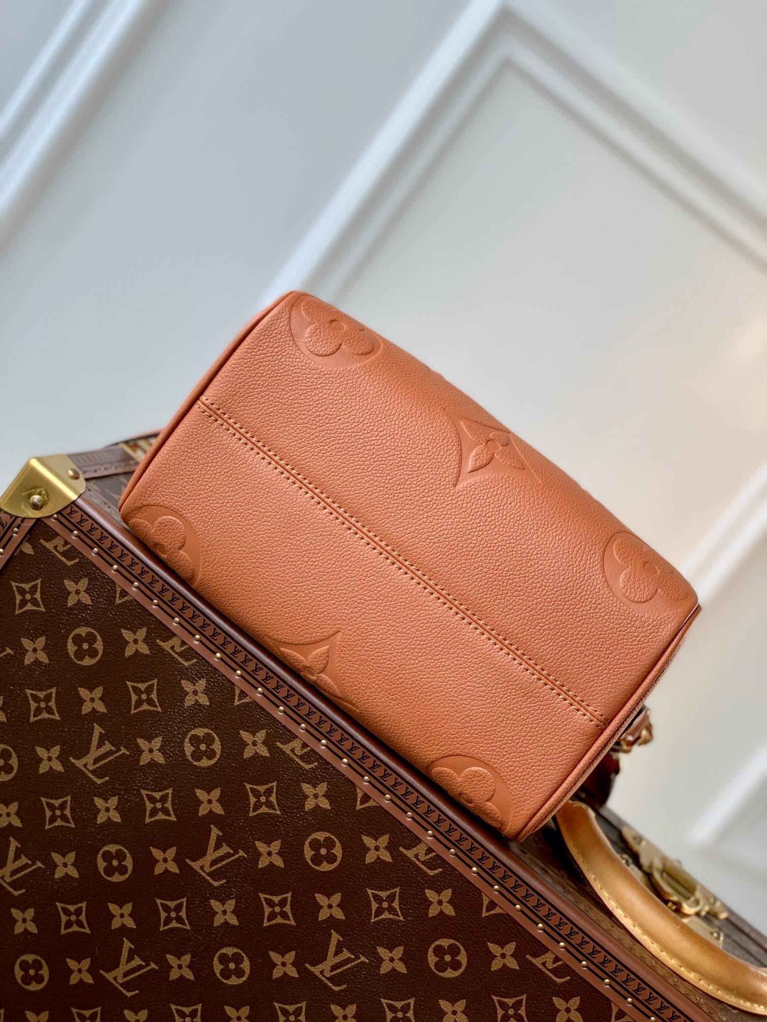 [TOP] Louis Vuitton LV Speedy 25 Empreinte Bag 25x19x15cm- Cognac
