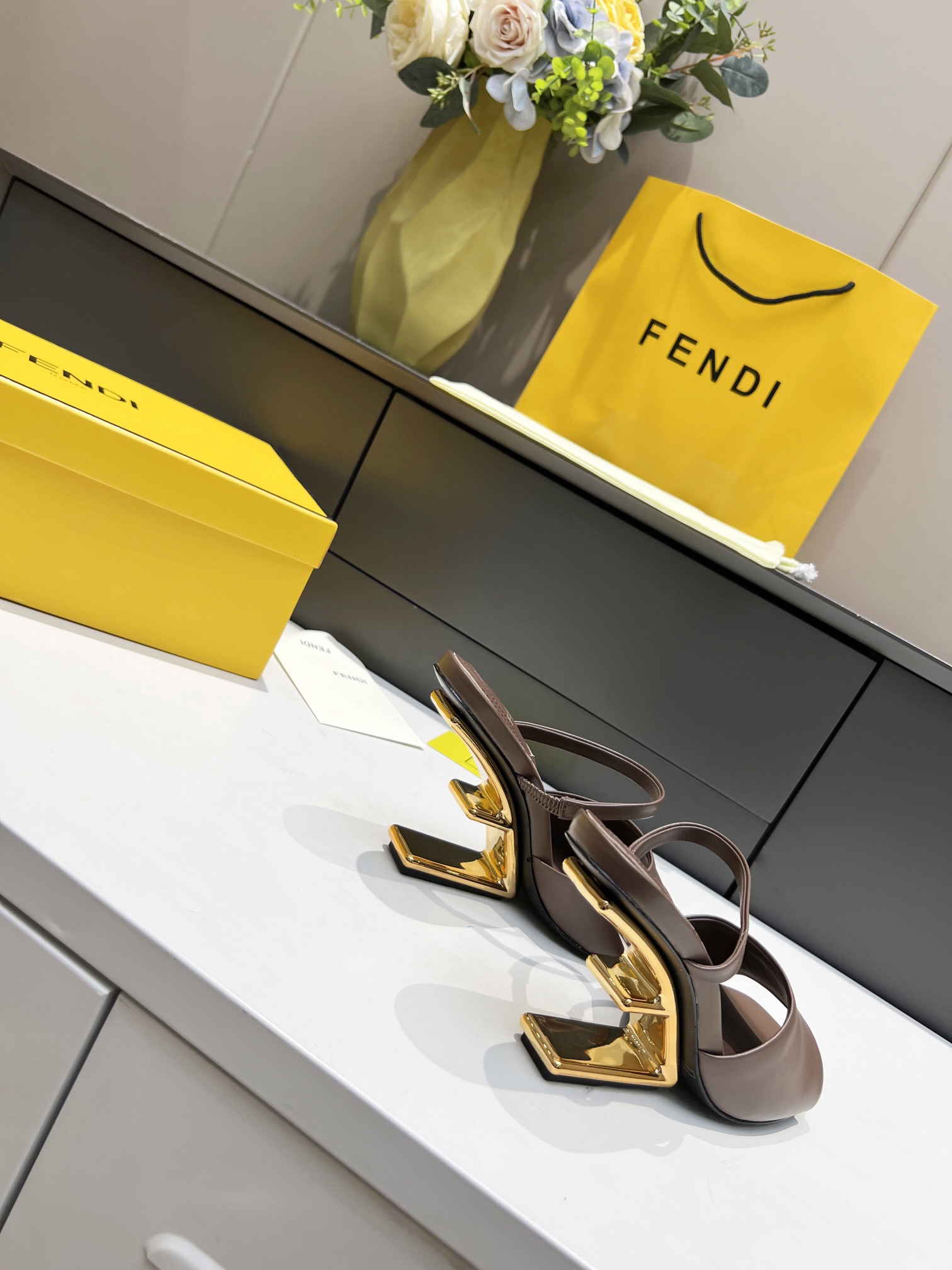 [TOP] FENDI First High Heel - Chocolate