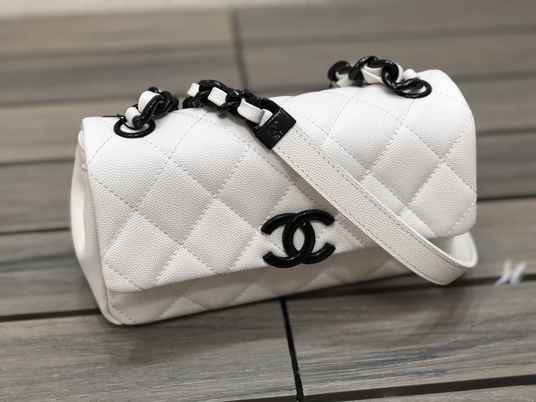 [TOP] CHANEL Flap Bag Caviar Small  - White & Black Hardware