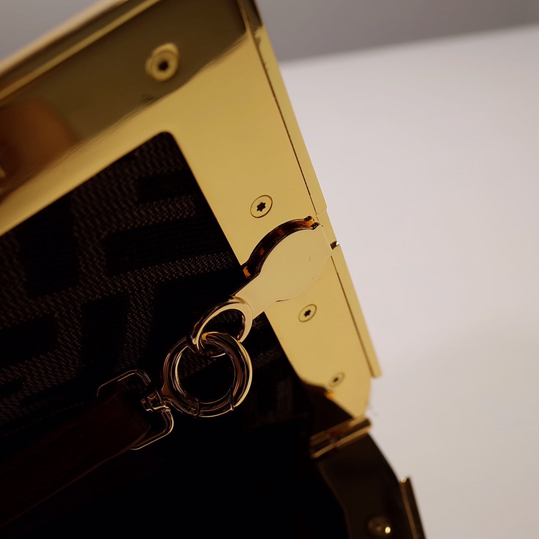 [TOP] FENDI FENDI First Small Bag - Brown