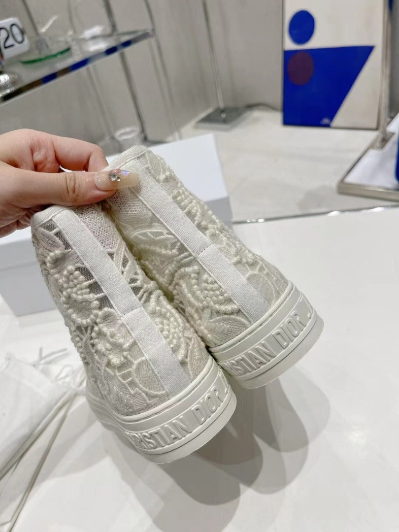 [TOP] Christian Dior Macrame Embroidery High Top Sneakers - White