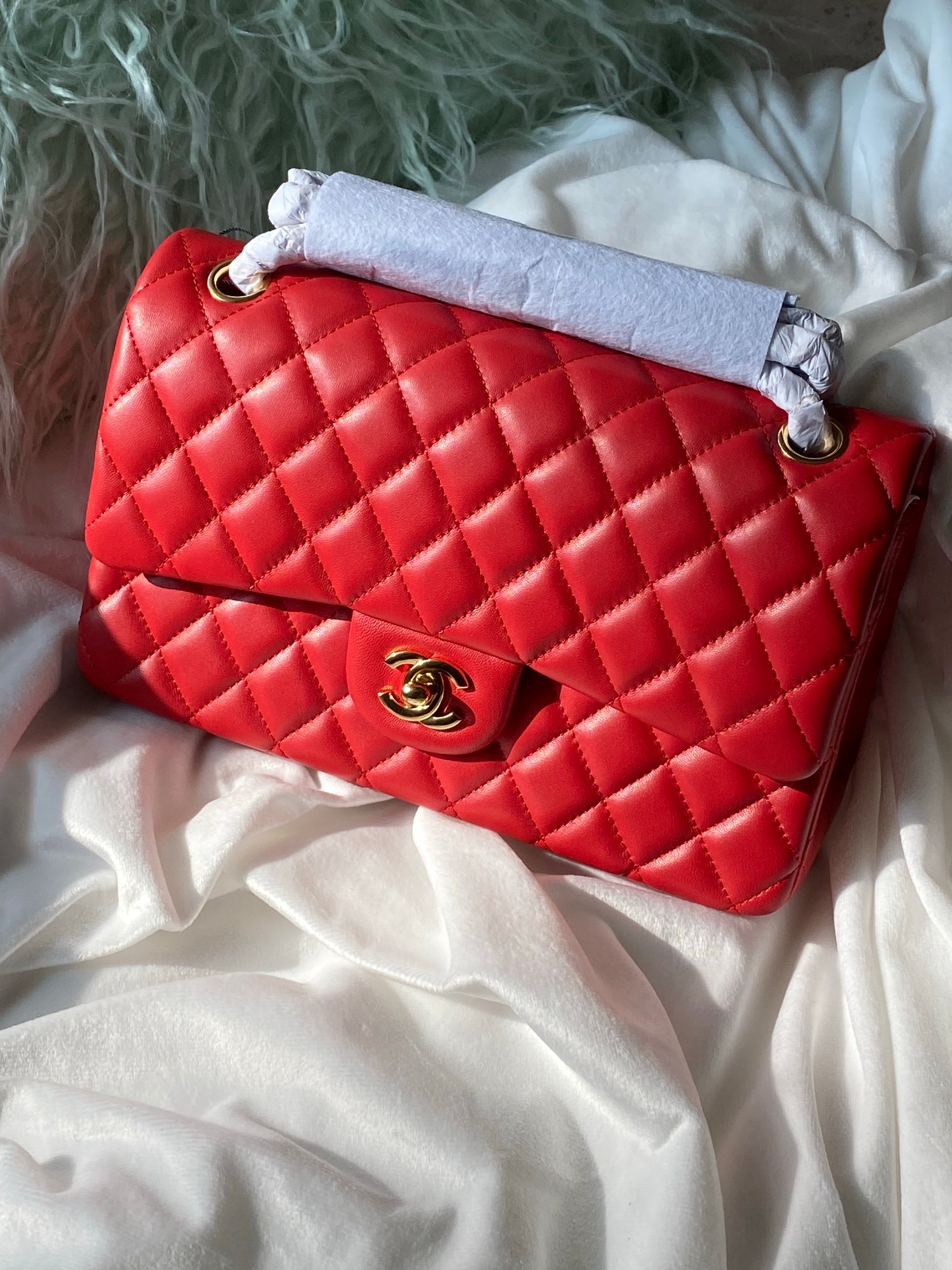 [TOP] CHANEL Classic Flap Bag Lambskin Medium 25.5cm – Red & GHW