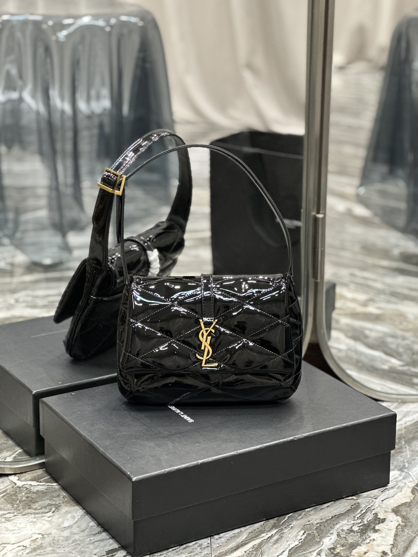 [TOP] Yves Saint Laurent YSL Le 57 Small Patent Leather Shoulder Bag - Black