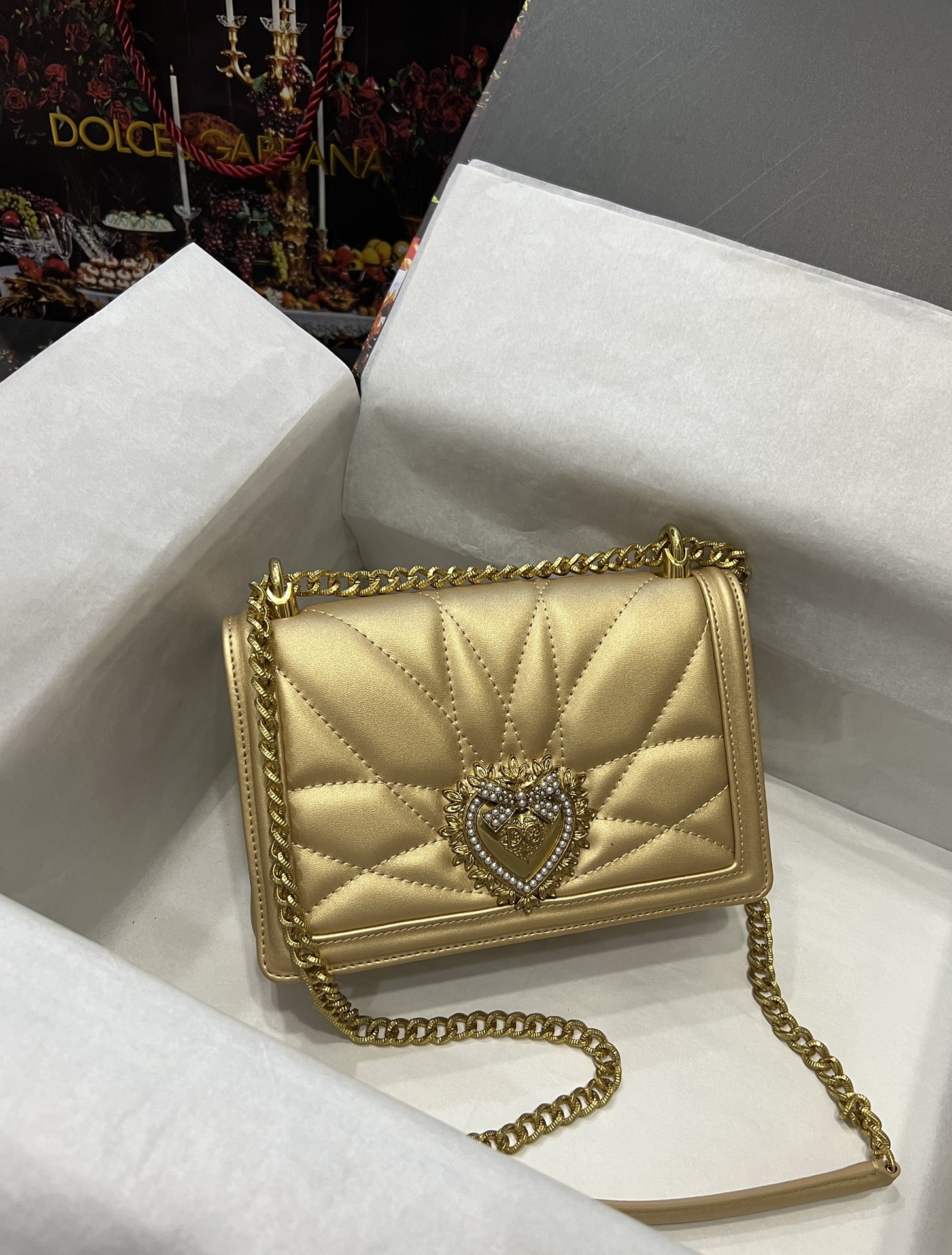 [TOP] Dolce & Gabbana D&G Nappa Leather Devotion Bag 21cm/26cm - Golden