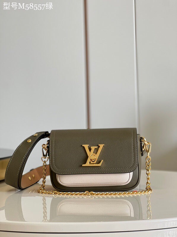 [TOP] Louis Vuitton LV L*V Lock Me Tender 13 x 8 x 19 cm- Khaki