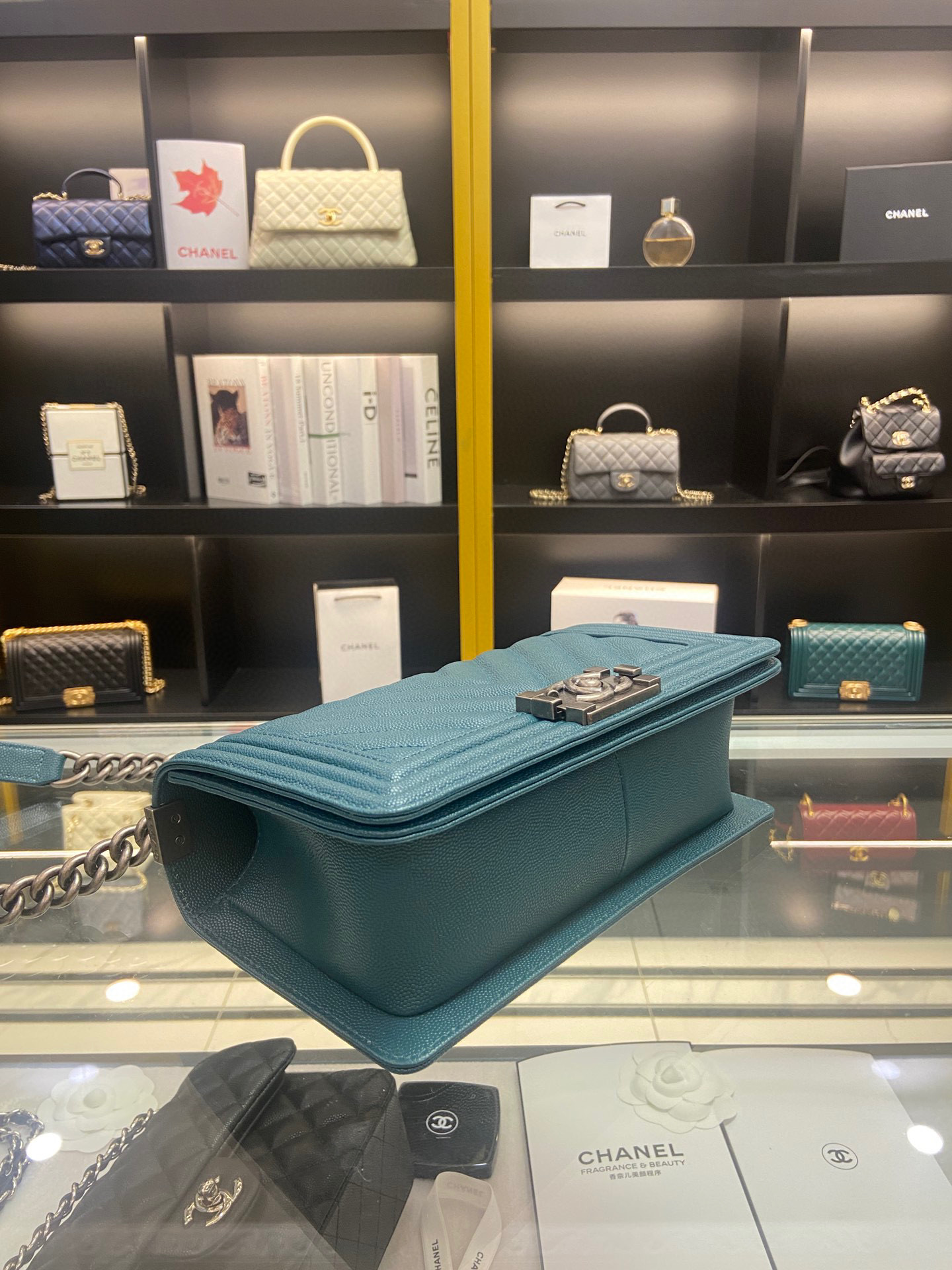 [TOP] CHANEL Boy Bag Ball pattern Medium 25cm - Macaron Blue & SHW