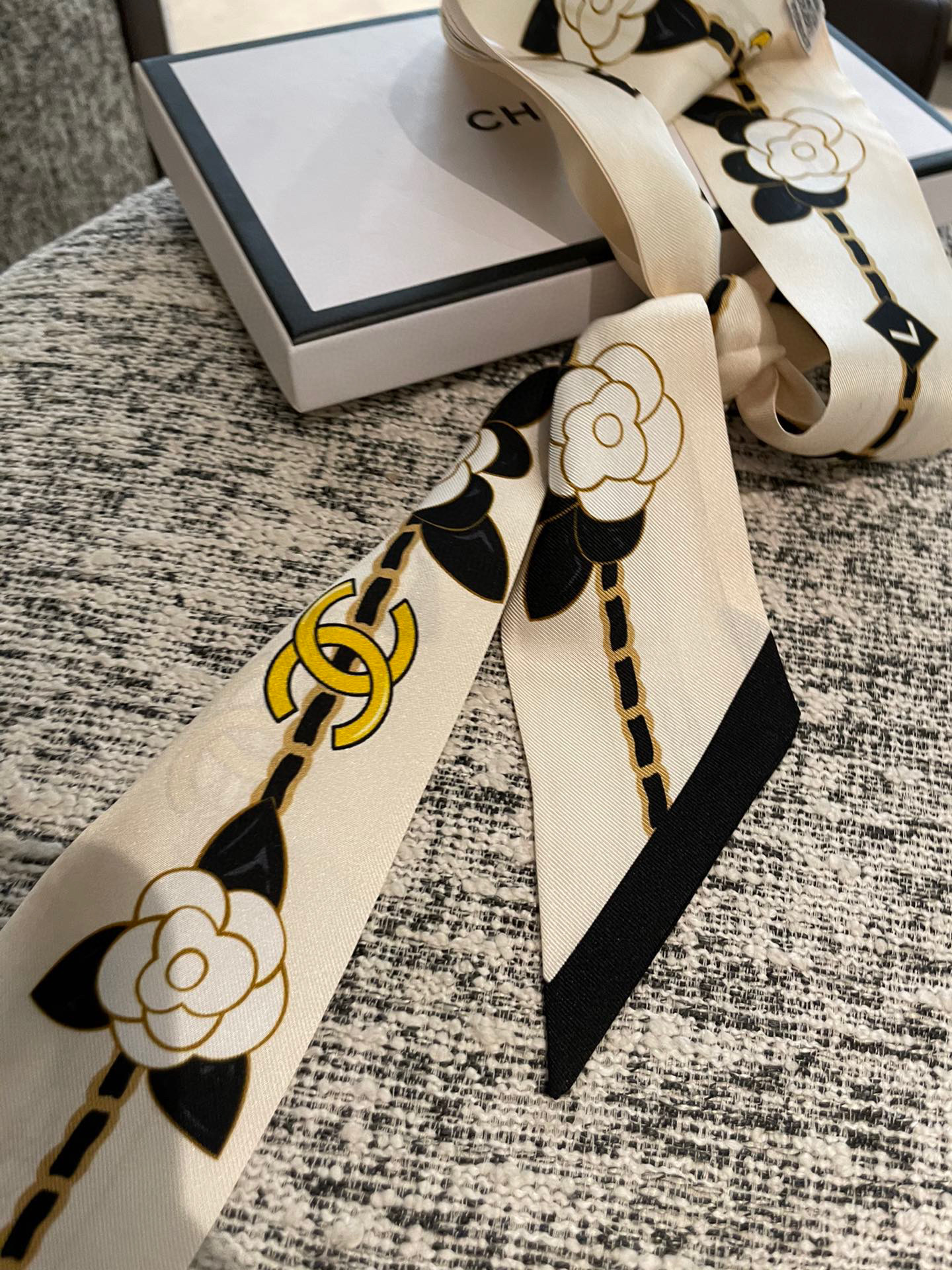 [TOP] CHANEL Slim Bandeau 120 × 6 cm – Four Colours