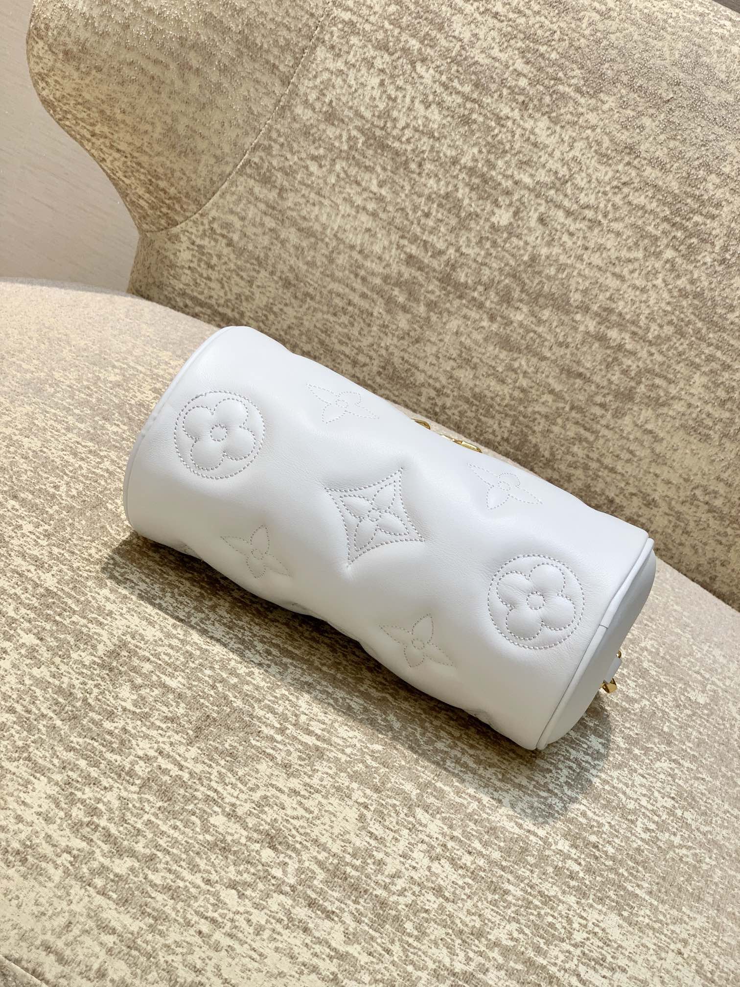 [TOP] Louis Vuitton LV L*V Papillon BB - White