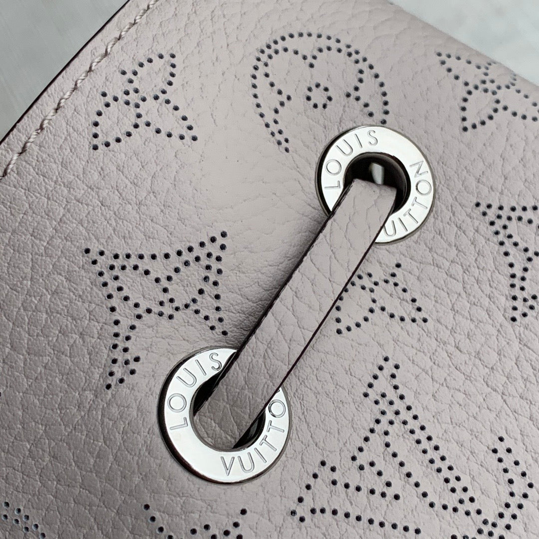 [TOP] Louis Vuitton LV L*V Bella Gallet Mahina Bag 19×22×14CM- Grey