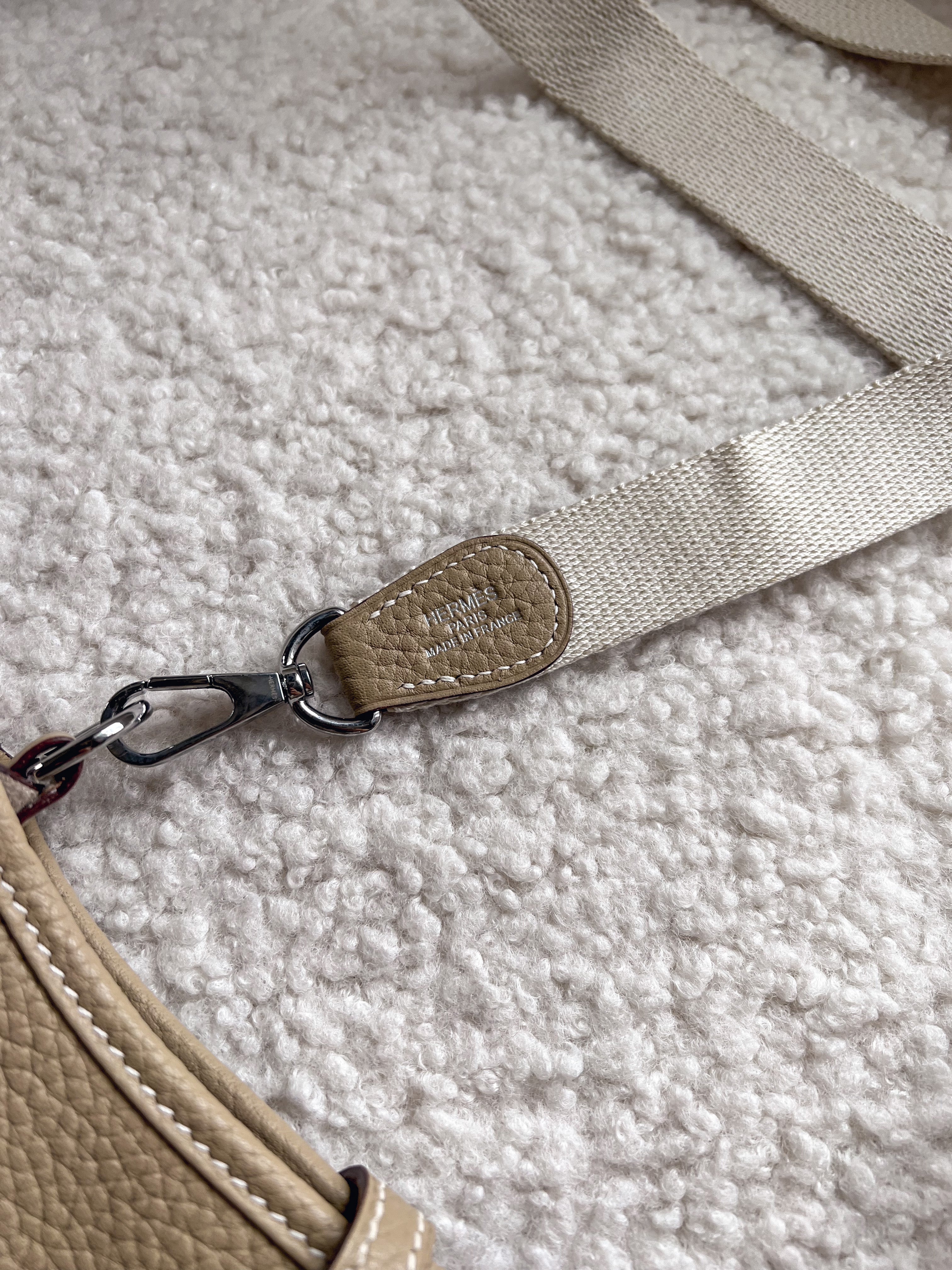 [TOP] HERMES Mini Evelyn Clemence Bag - Nata & PHW