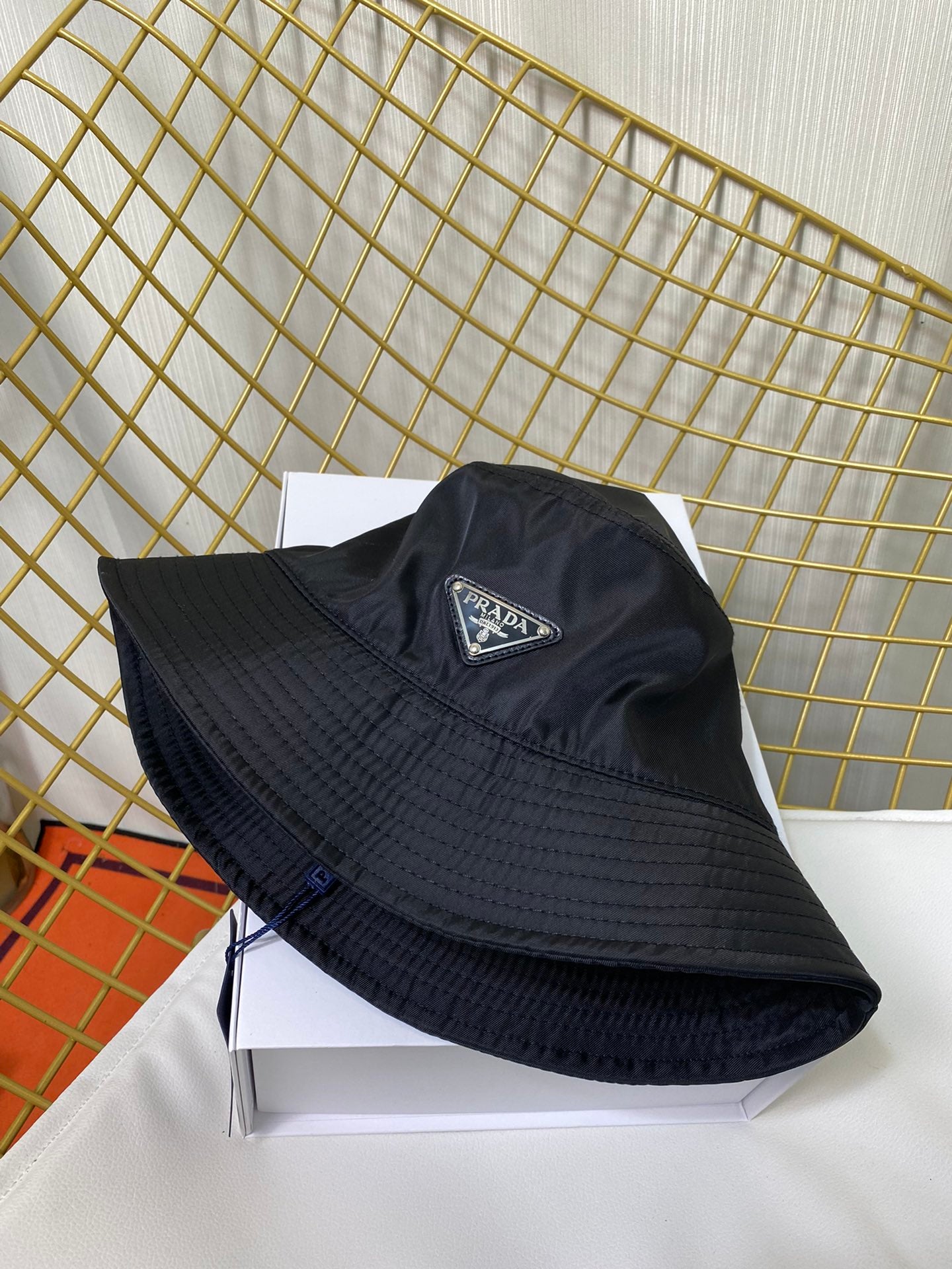 [TOP] PRADA Nylon Re-Edition Bucket Hat - Black