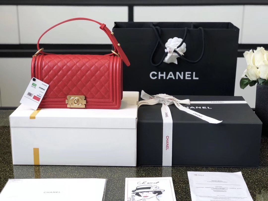[TOP] CHANEL Le Boy Bag Caviar Medium 25cm - Red & GHW