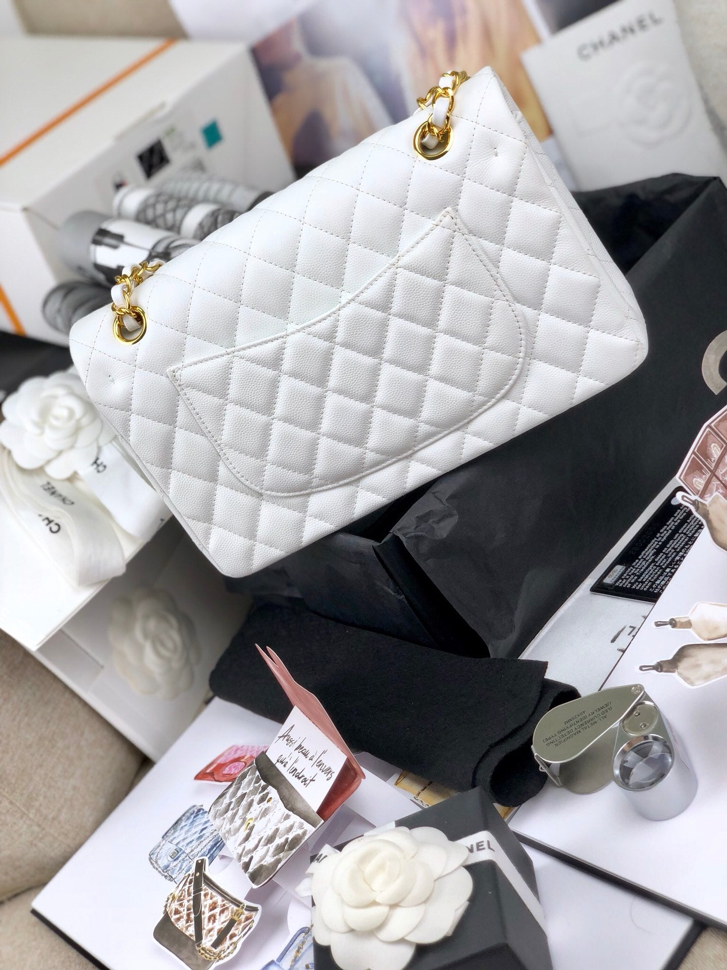 [TOP] CHANEL Classic Flap Bag Caviar Medium 25.5cm – White & GHW