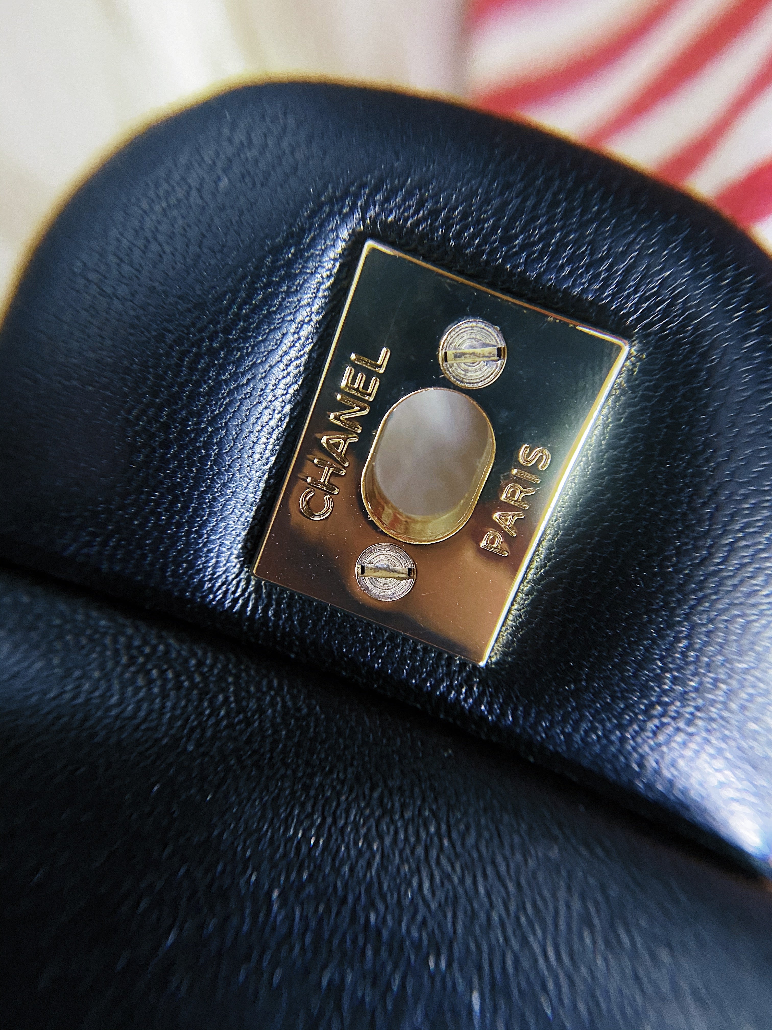 [TOP] CHANEL Classic Flap Bag Patent Medium 25.5cm – Black & GHW